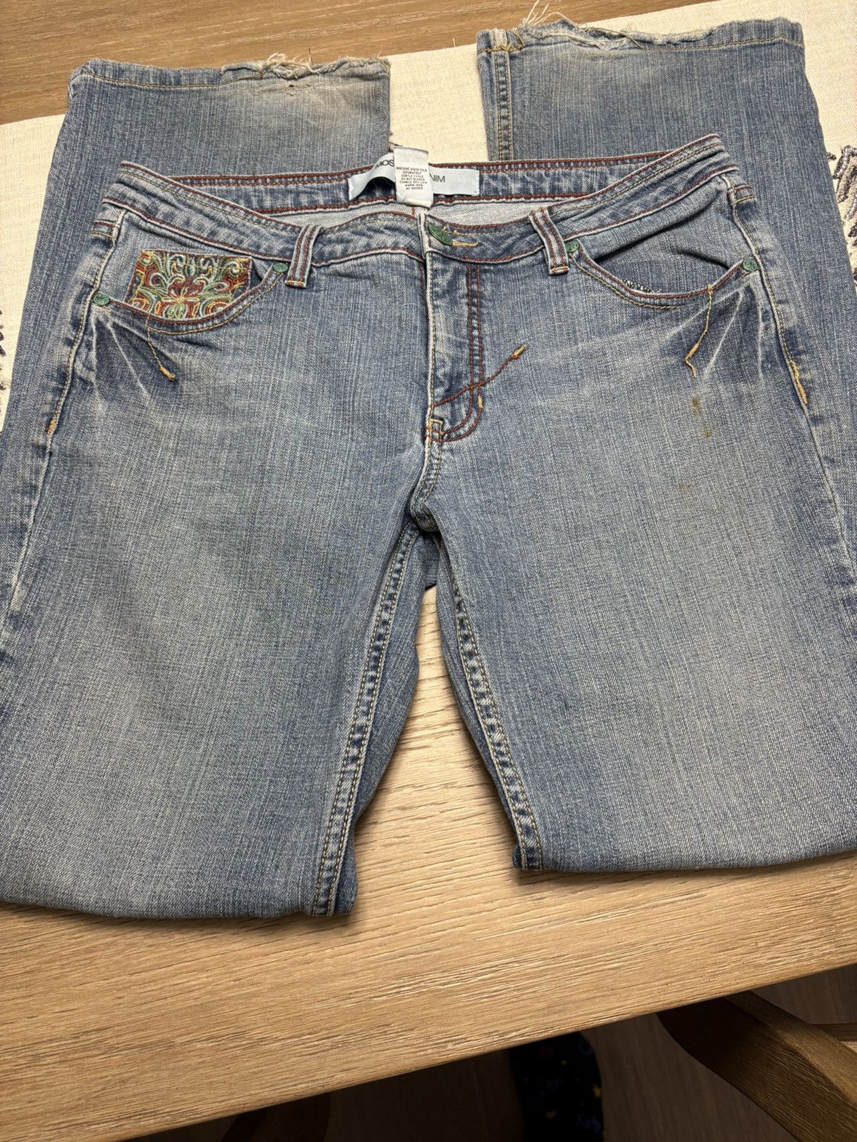 Mossimo Mossimo bootcut embroidered denim jeans Size 30" / US 8 / IT 44 - 1 Thumbnail
