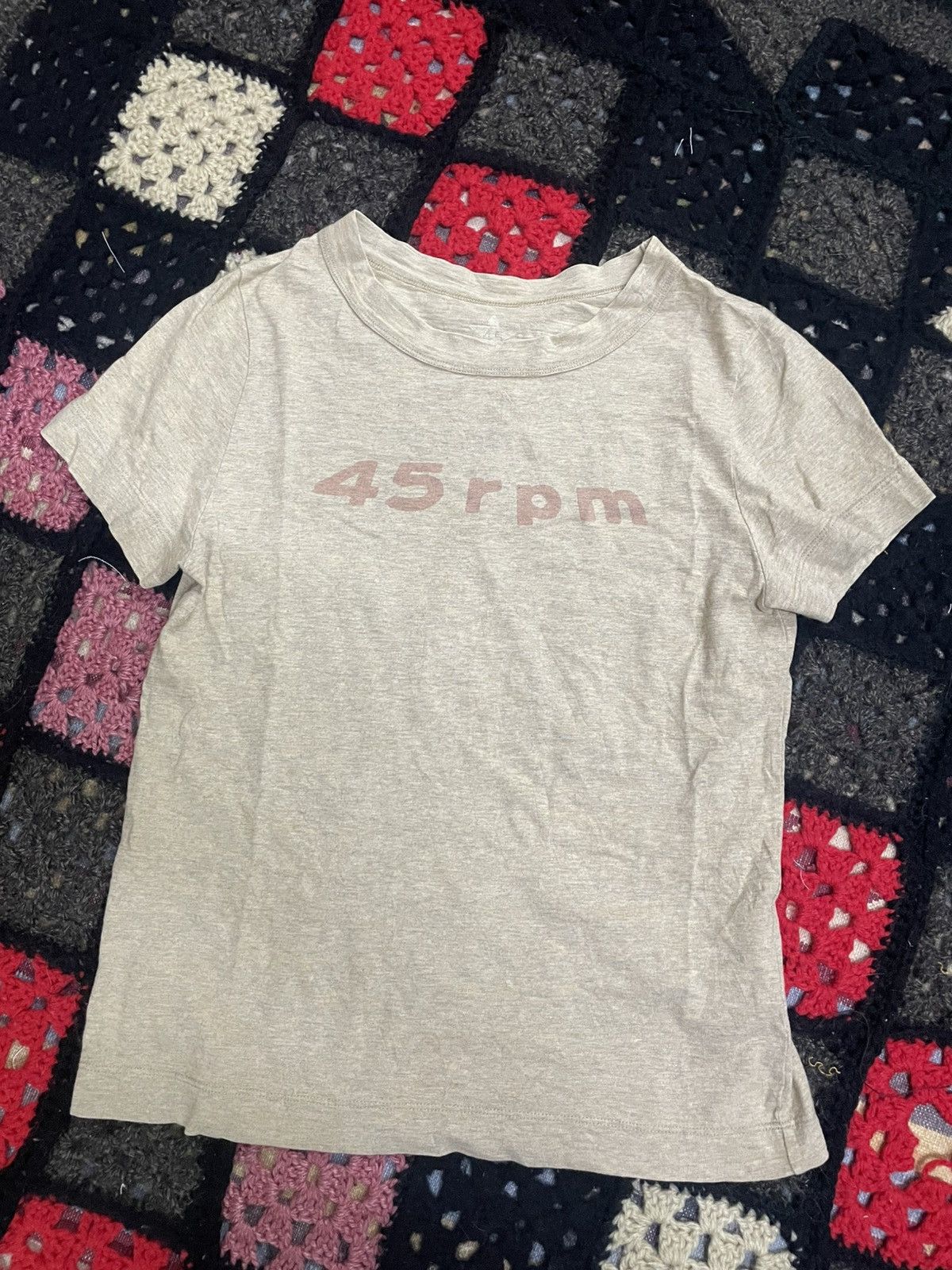 45rpm 45rpm “45rpm” Logo Tee Beige Size 1 (Made in Japan) Size US XXS / EU 40 - 1 Thumbnail