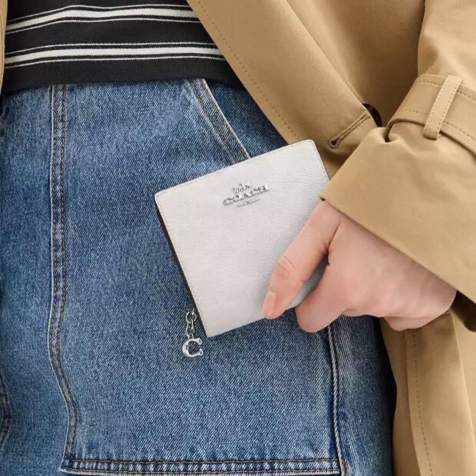 Coach NWT Coach CW789 Snap Wallet Canvas Sv/White/Chalk Size ONE SIZE - 8 Thumbnail