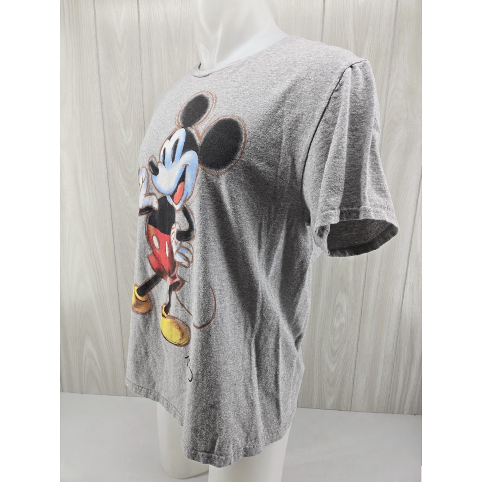 Disney Disney Mickey Mouse 100 Year Anniversary Shirt Large Gray Mens Shirt Crew Neck Short Sleeve Cotton Logo Vintage: No Brand Disney Theme Cartoon 2020s Size US L / EU 52-54 / 3 - 4 Thumbnail