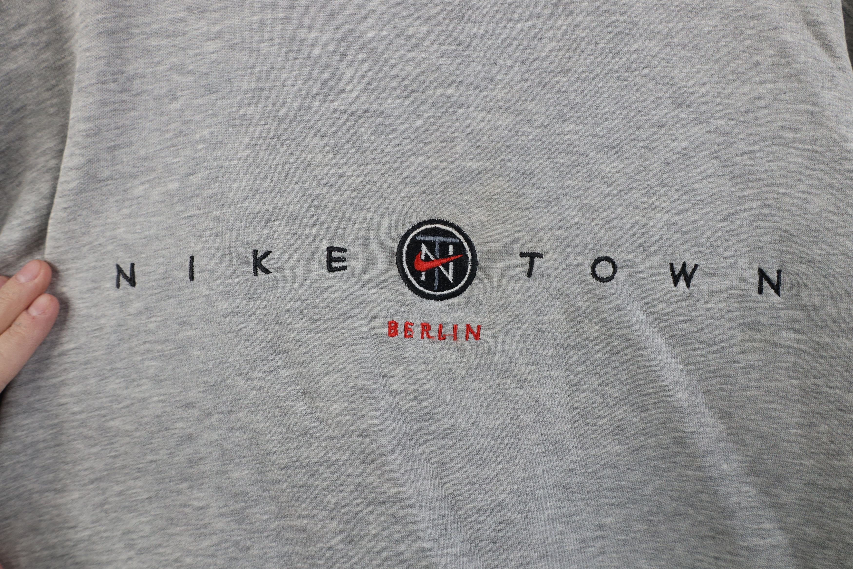 Nike Vintage 90s Nike Center Swoosh Nike Town Berlin Sweatshirt Size US M / EU 48-50 / 2 - 4 Thumbnail