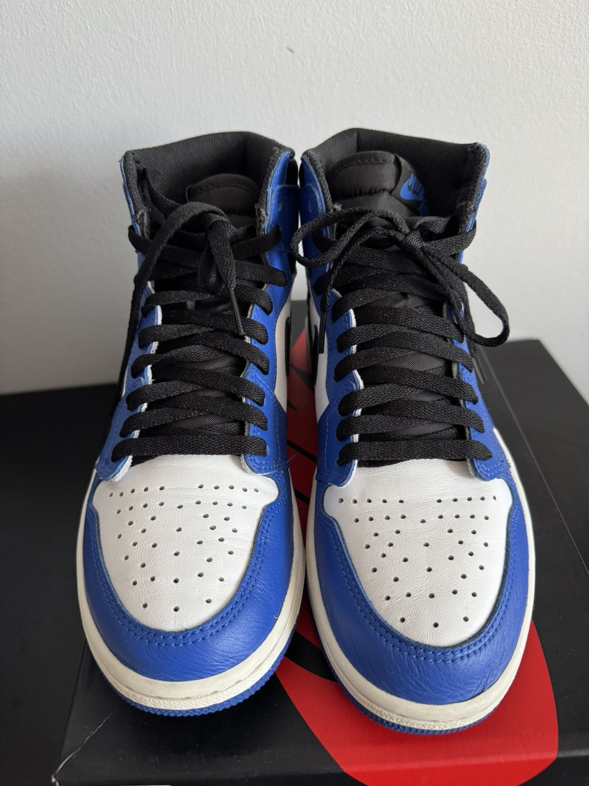 Jordan Brand Nike Air Jordan 1 off Retro High Game Royal White bred 2017 Size US 8.5 / EU 41-42 - 4 Thumbnail