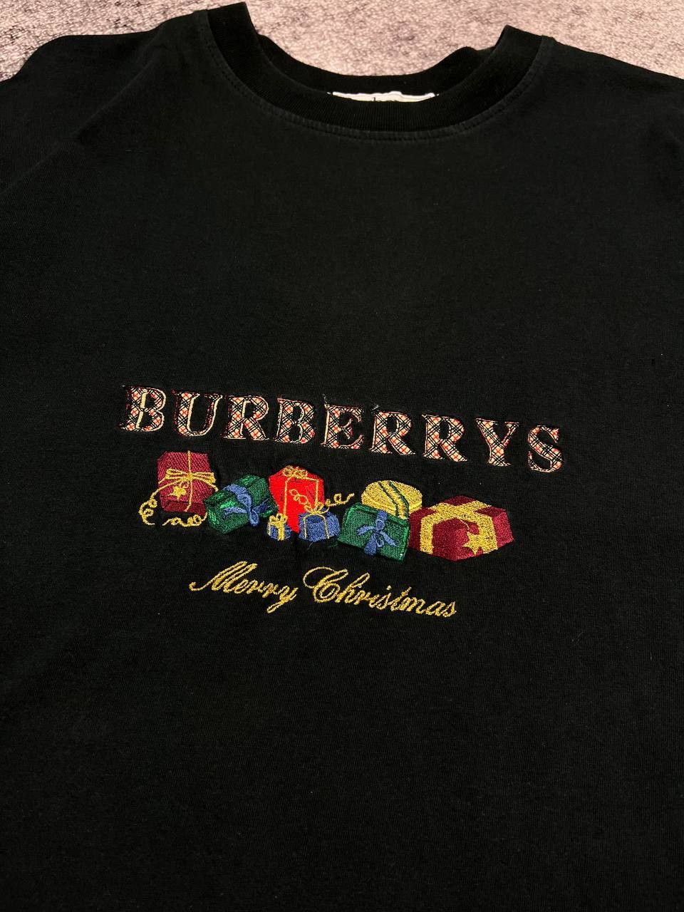 Burberry RARE 90s Burberrys Of London Merry Christmas Logo T-shirt Size US L / EU 52-54 / 3 - 4 Thumbnail