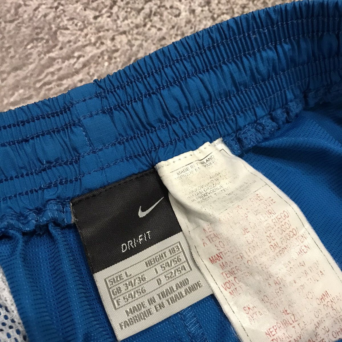 Vintage Vintage Nike Blue Shorts Y2K Streetwear Swoosh Oversized 34 Size US 34 / EU 50 - 4 Thumbnail