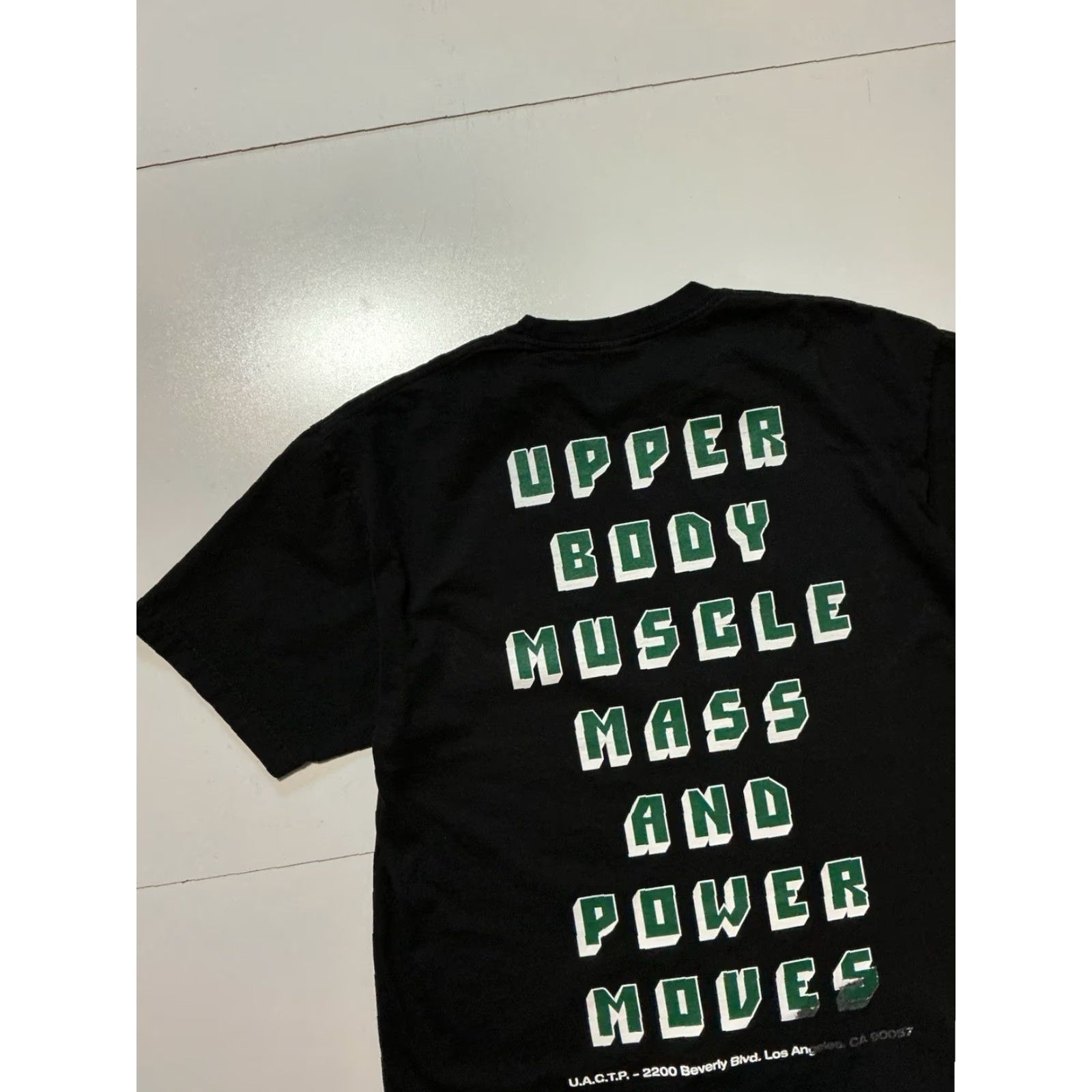 Undefeated VINTAGE Undefeated X UACTP Fit Upper Body Muscle Mass & Power Moves Graphic T-Shirt Sz.L Size US L / EU 52-54 / 3 - 5 Thumbnail