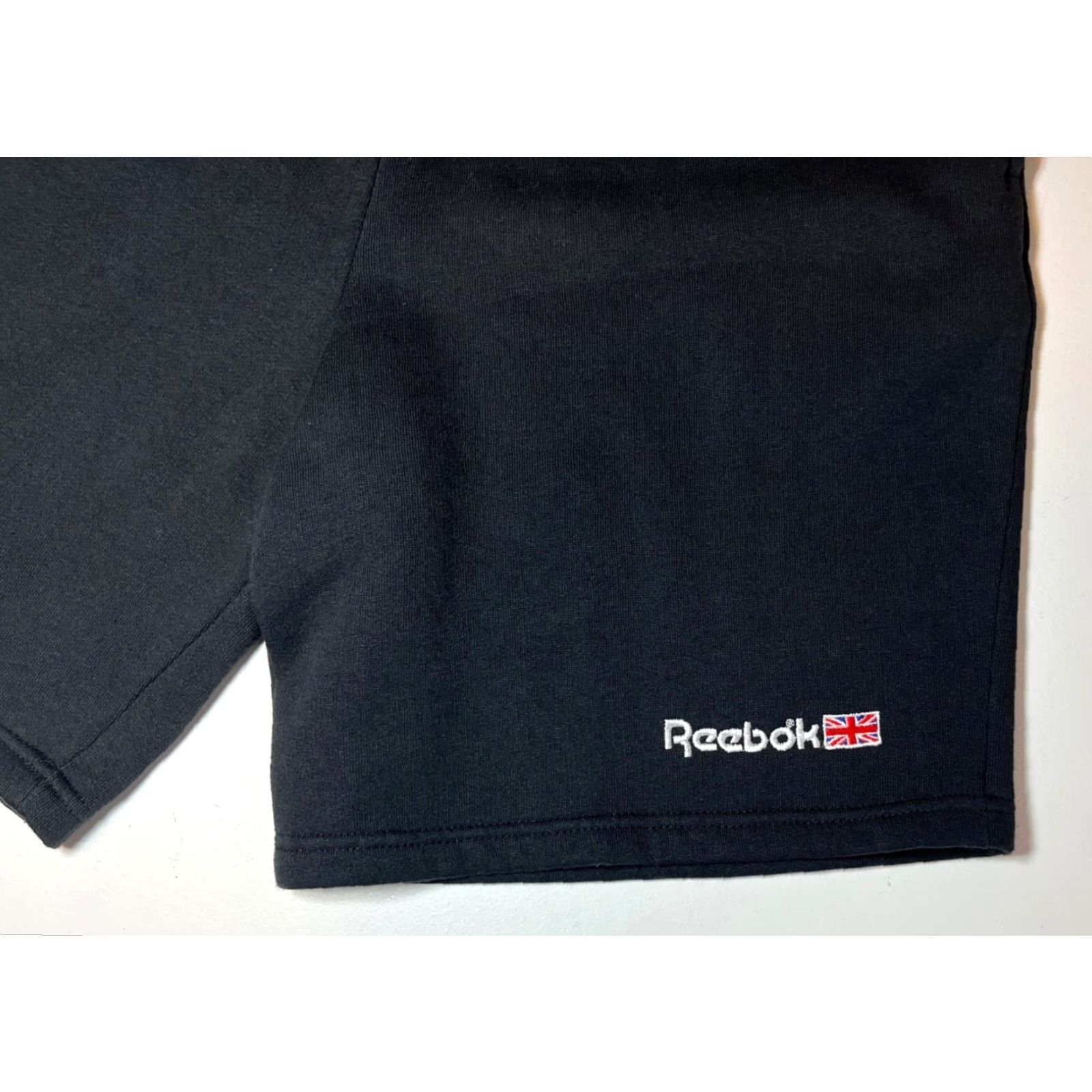 Reebok VINTAGE Reebok Sport Men's Sweat Shorts Athletic 90s Black M Inseam 7.5" Pockets Drawstring Sports, 90s Mens Size US 31 - 5 Thumbnail