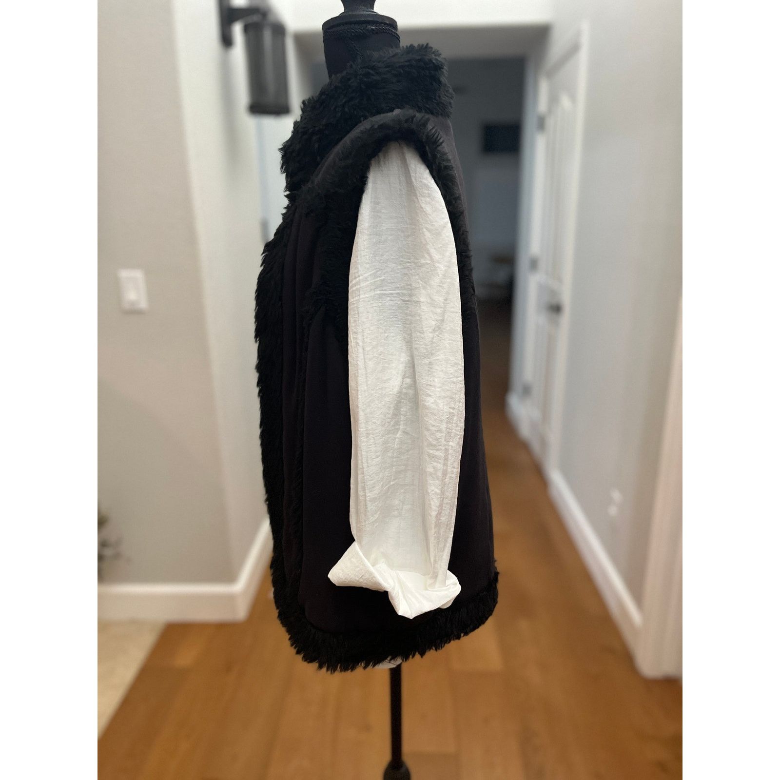Style & Co Style & Co Black Faux Fur Vest Hook Closure Soft Women's M Size M / US 6-8 / IT 42-44 - 4 Thumbnail