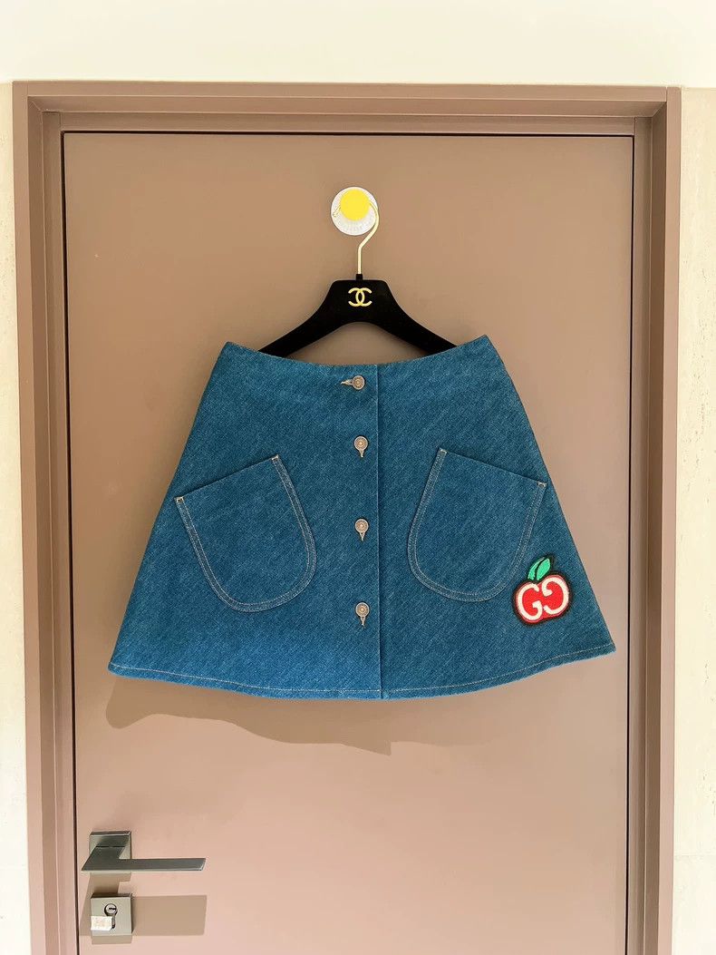 Gucci Small apple embroidery A-shaped denim skirt short ski