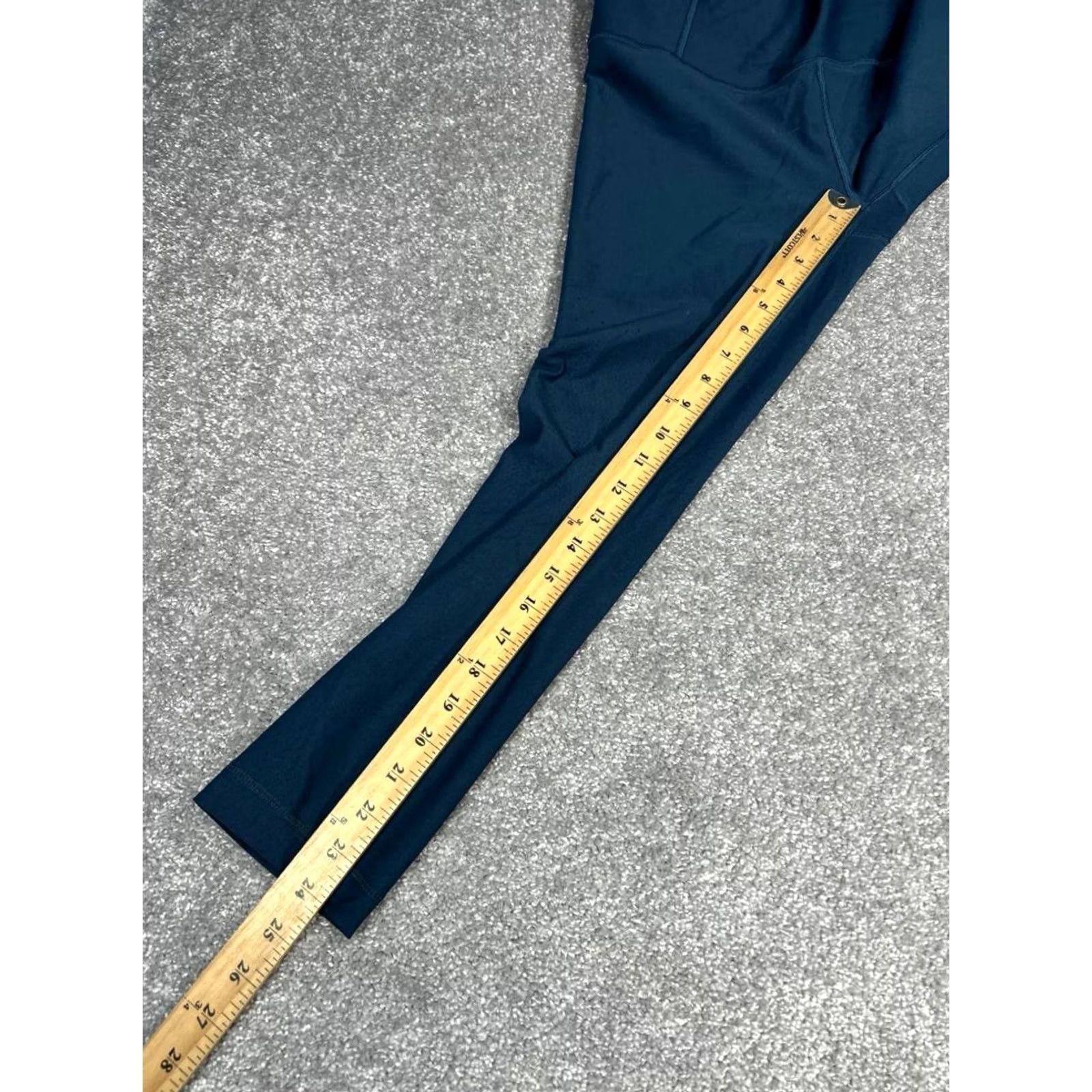 Lululemon Lululemon Leggings Womens 12 Green Logo Mid Rise Yoga Workout 24'' Zoned Tight Size 34" / US 12 / IT 48 - 4 Thumbnail