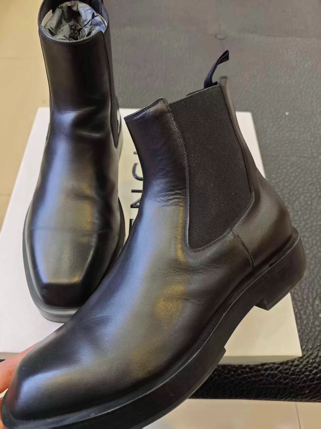 Givenchy Givenchy Men's Near New Chelsea Boots 44.5 Size US 11.5 / EU 44-45 - 2 Thumbnail