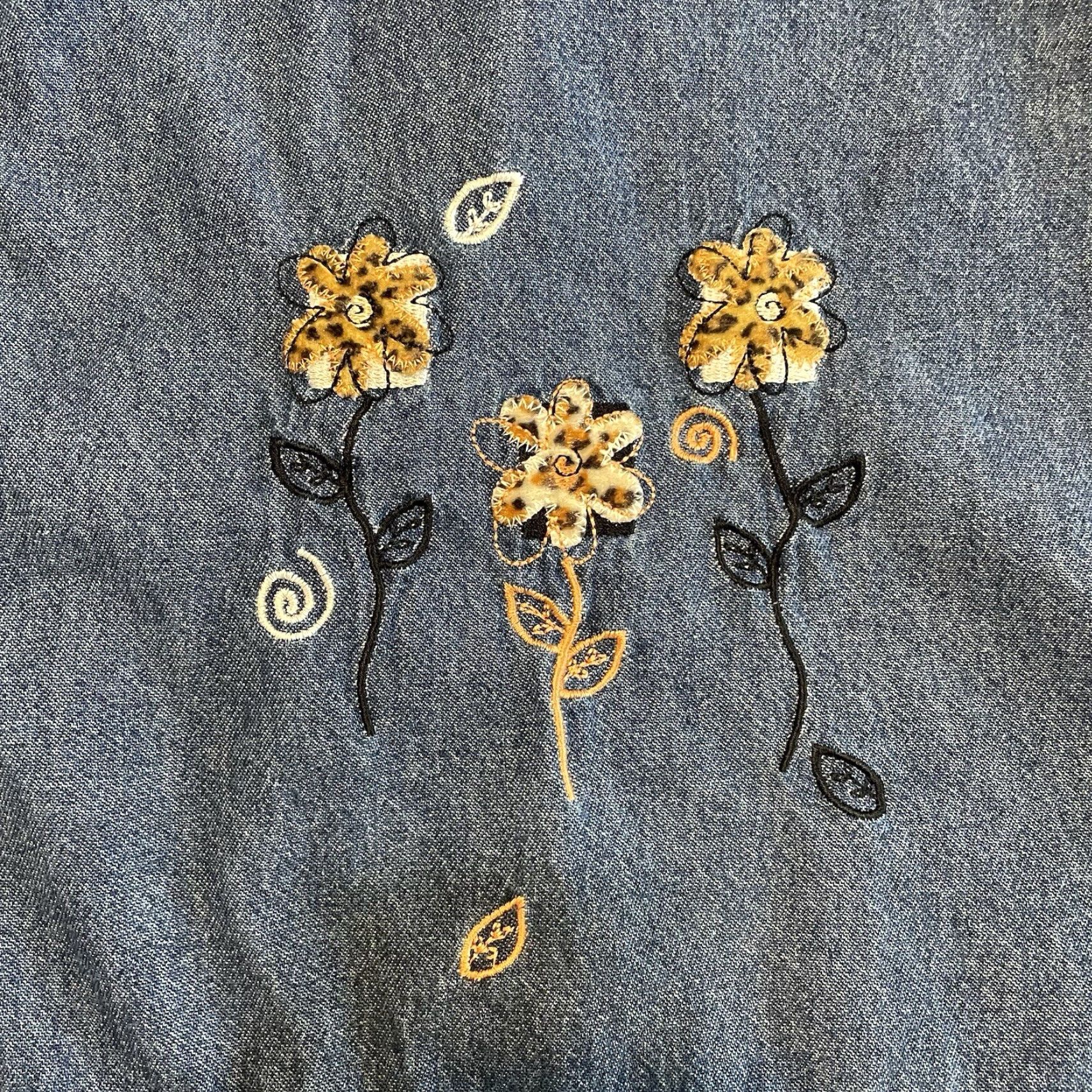 Vintage VINTAGE Jean Denim Vest Women's L Blue Floral Designer Button Closure Cotton Basic Jacket Size L / US 10 / IT 46 - 2 Thumbnail