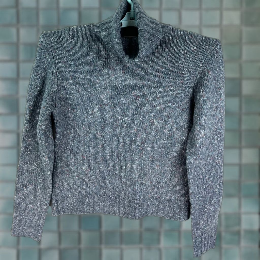 Vintage L.L. Bean Wool Blend Cowl Neck Pullover Sweater Womens Size S Gray Shirt Pullover Casual, Workwear, Travel 90s, Preppy Mens? Wait. Hmm. Size S / US 4 / IT 40 - 1 Thumbnail