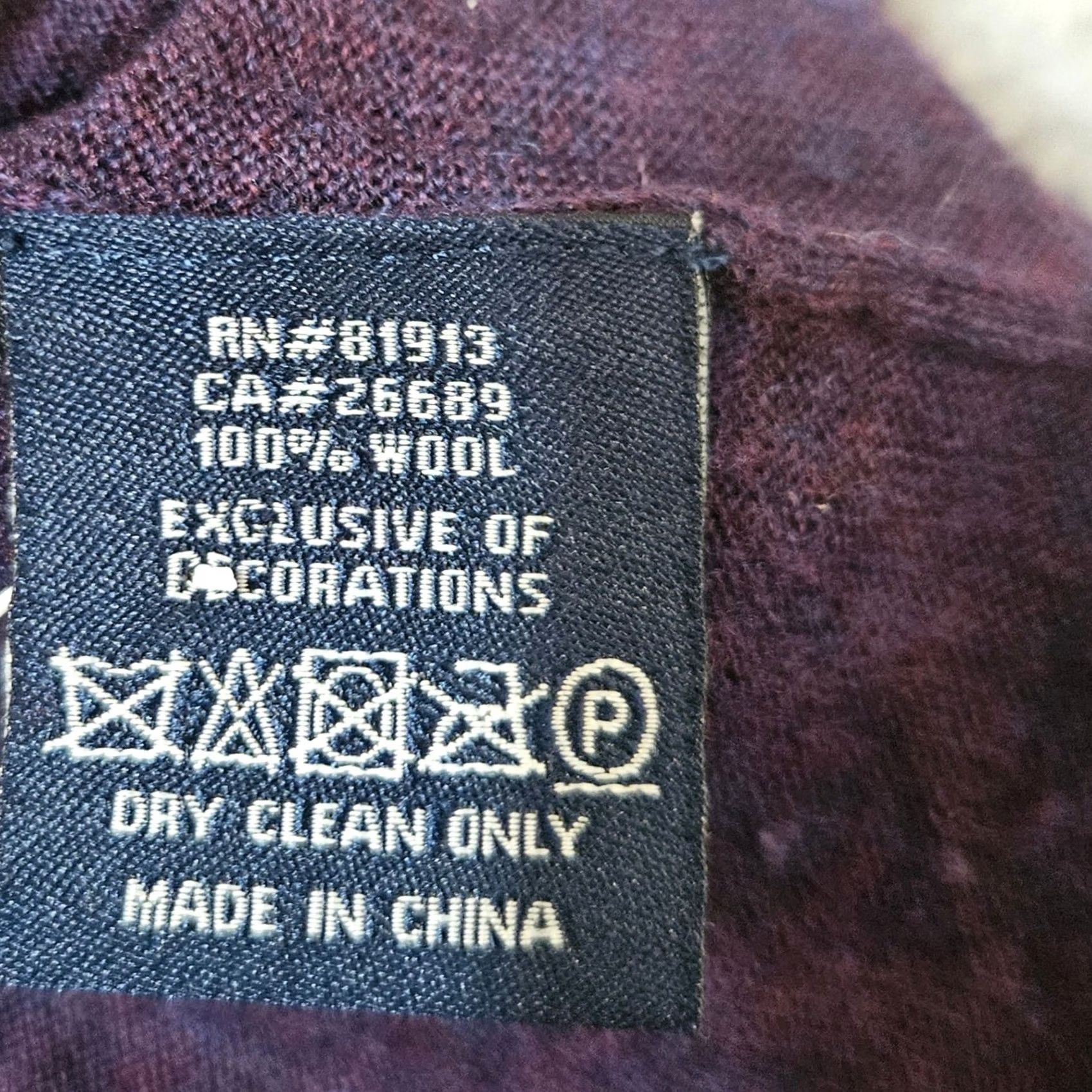 Robert Graham Robert Graham Purple Sweater Men Size M 100% Wool V-Neck Classic Fit Pullover Shirt (adapted as category: Sweater) Size US M / EU 48-50 / 2 - 4 Thumbnail
