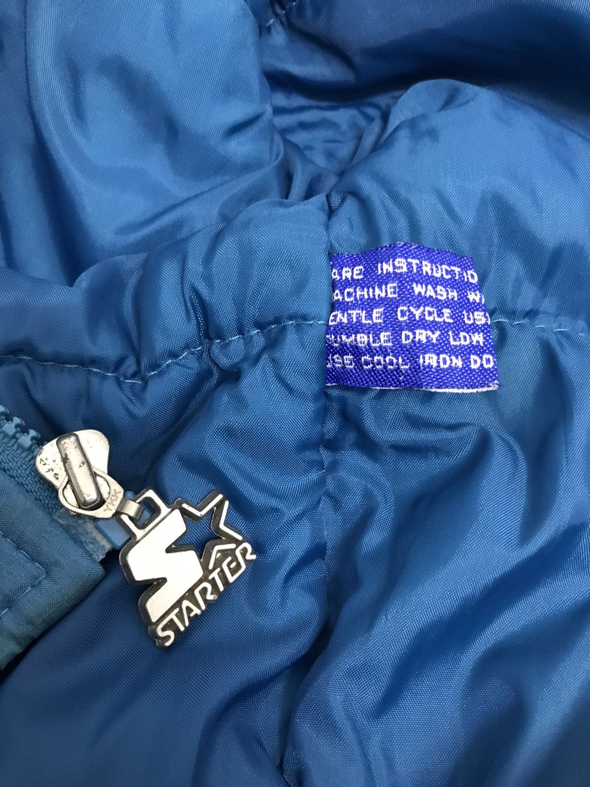 NBA VINTAGE Starter Charlotte Hornets Puffer Jacket Size L Size US L / EU 52-54 / 3 - 5 Thumbnail