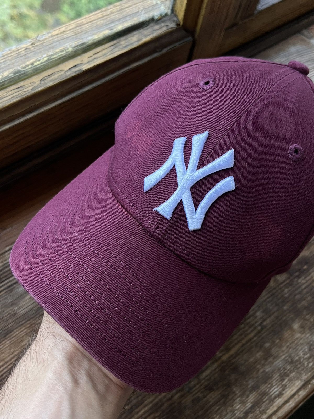 New York Yankees Y2K Cap New York Yankees New Era Beanie Hat Size ONE SIZE - 2 Thumbnail
