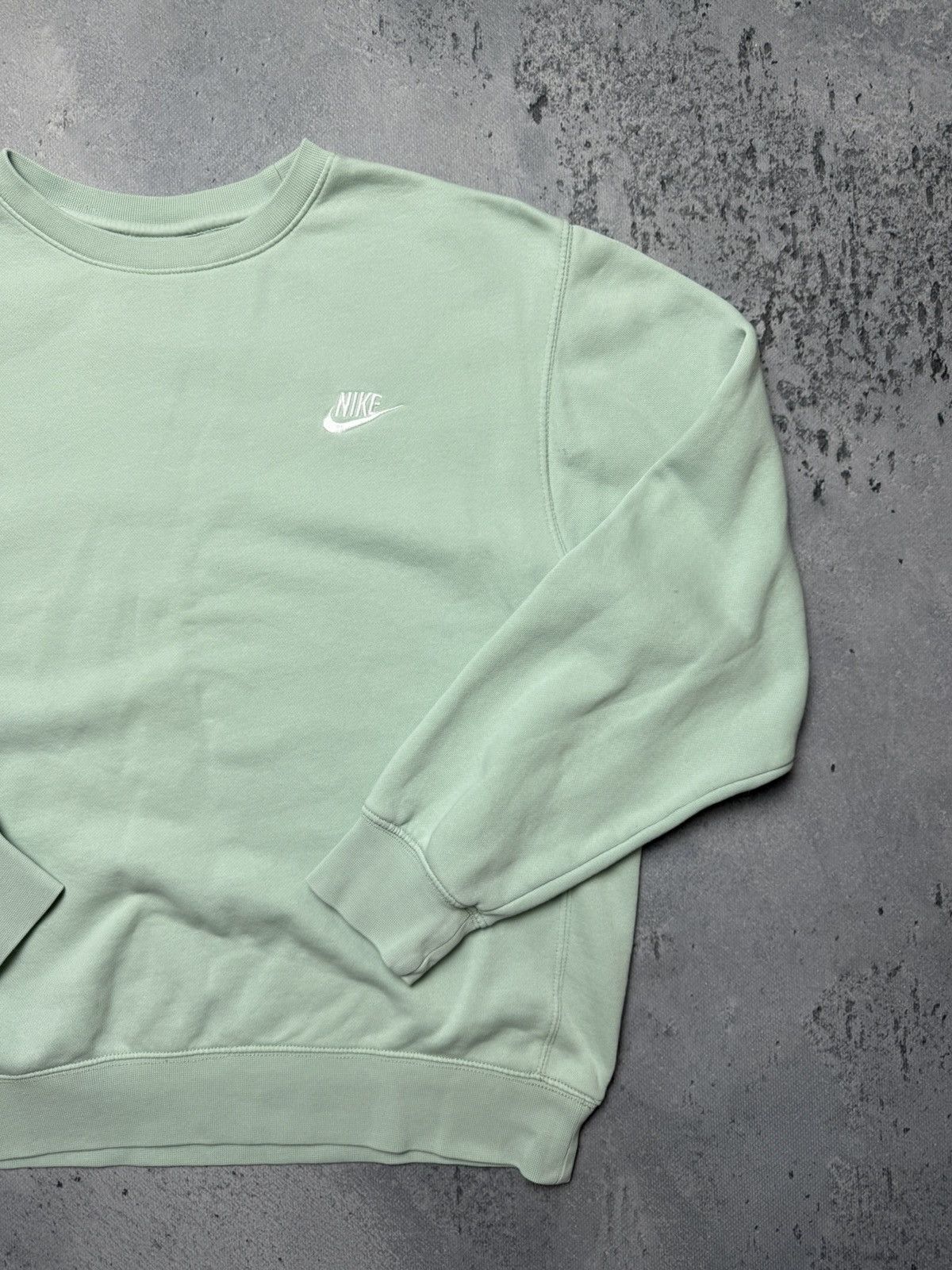 Nike Crewneck Nike Sportswear Club Boxy Swoosh Logo USA Size US S / EU 44-46 / 1 - 3 Thumbnail