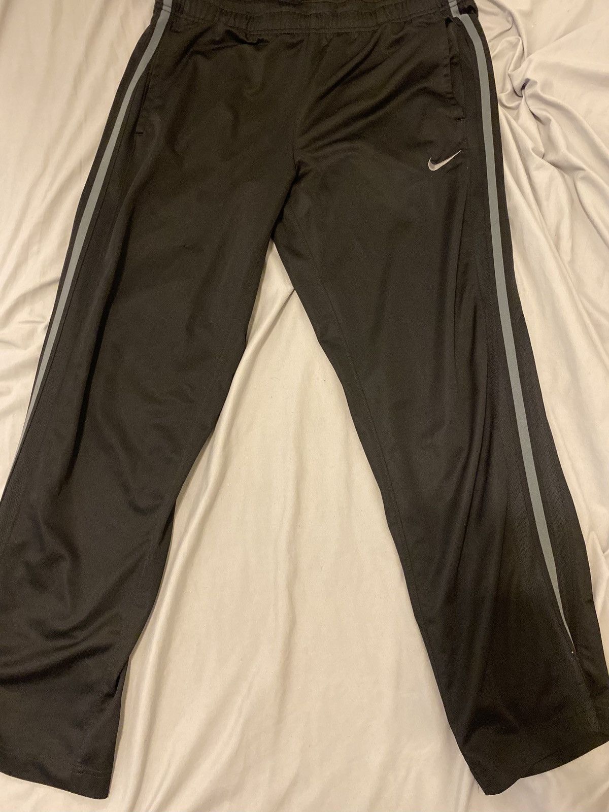 Nike Nike Vintage Sweatpants Size US 38 / EU 54 - 1 Thumbnail