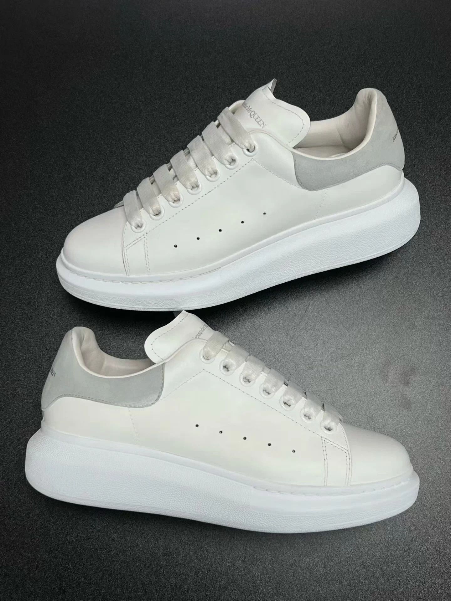 Alexander McQueen MCQ Gray/White Suede Low-Top Sneakers 39 (Fits 40-41) Size US 6 / EU 39 - 5 Thumbnail