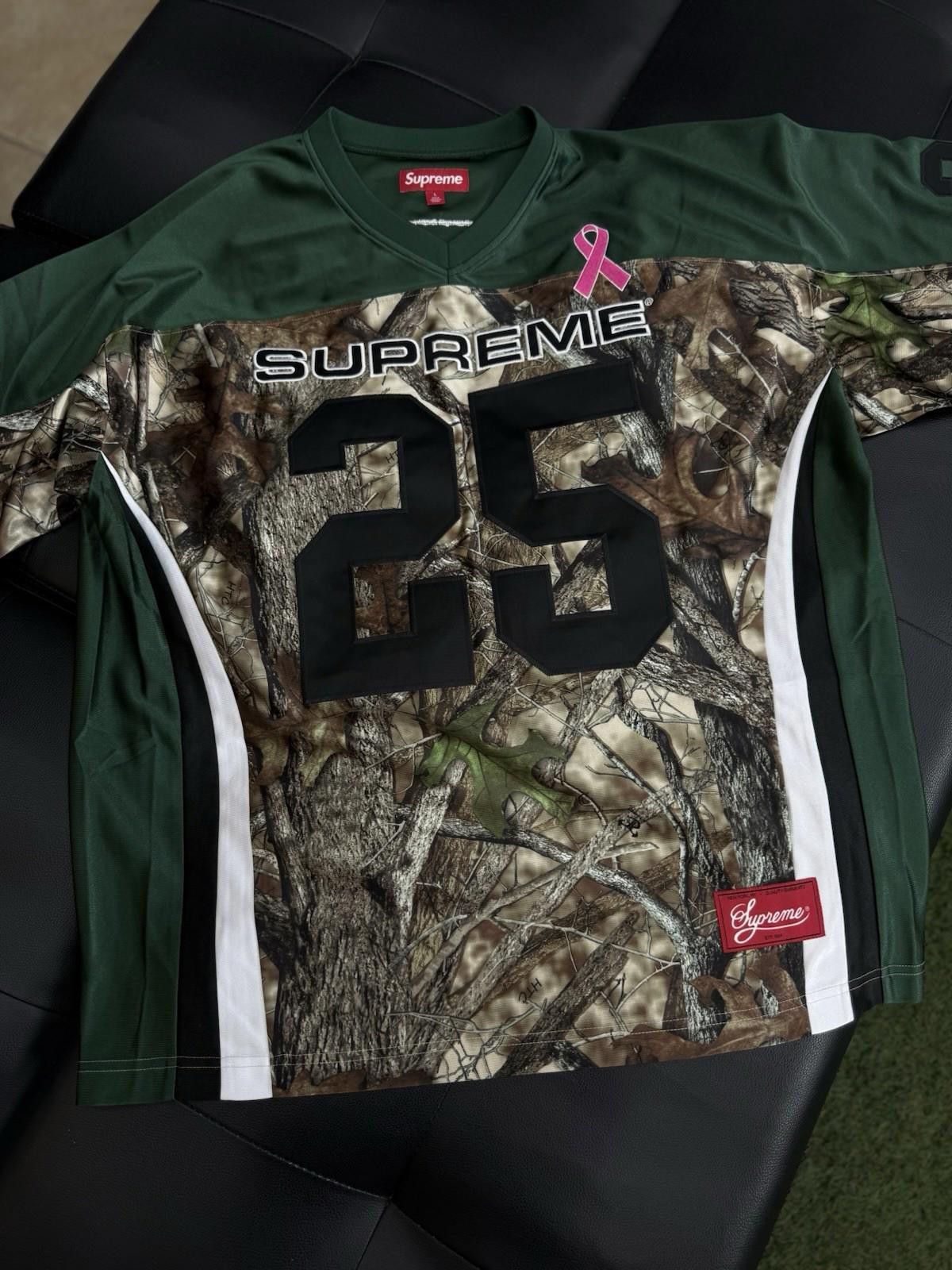 Supreme Supreme Breast Cancer Awareness Jersey- Large 100% Authentic Size US L / EU 52-54 / 3 - 3 Thumbnail