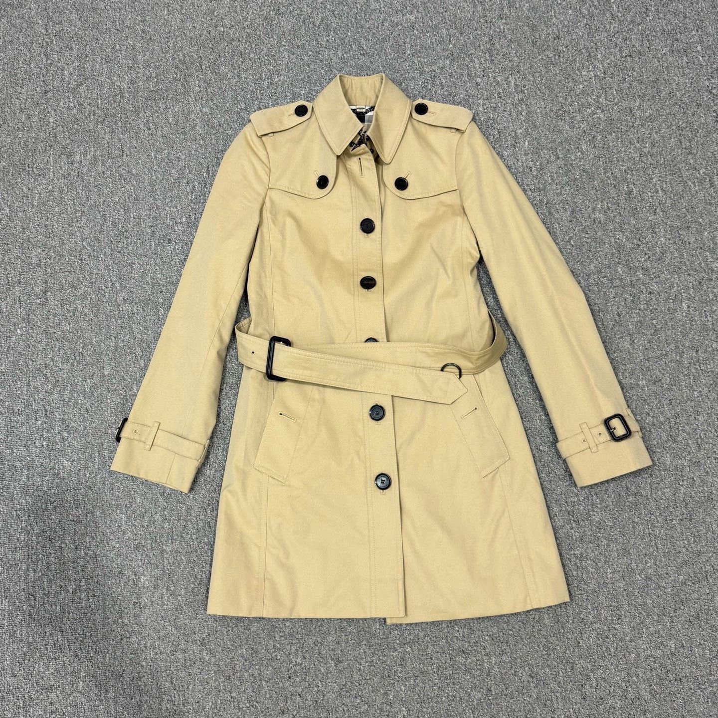 Burberry Burberry Beige Trench Coat UK4 Size M / US 6-8 / IT 42-44 - 1 Thumbnail