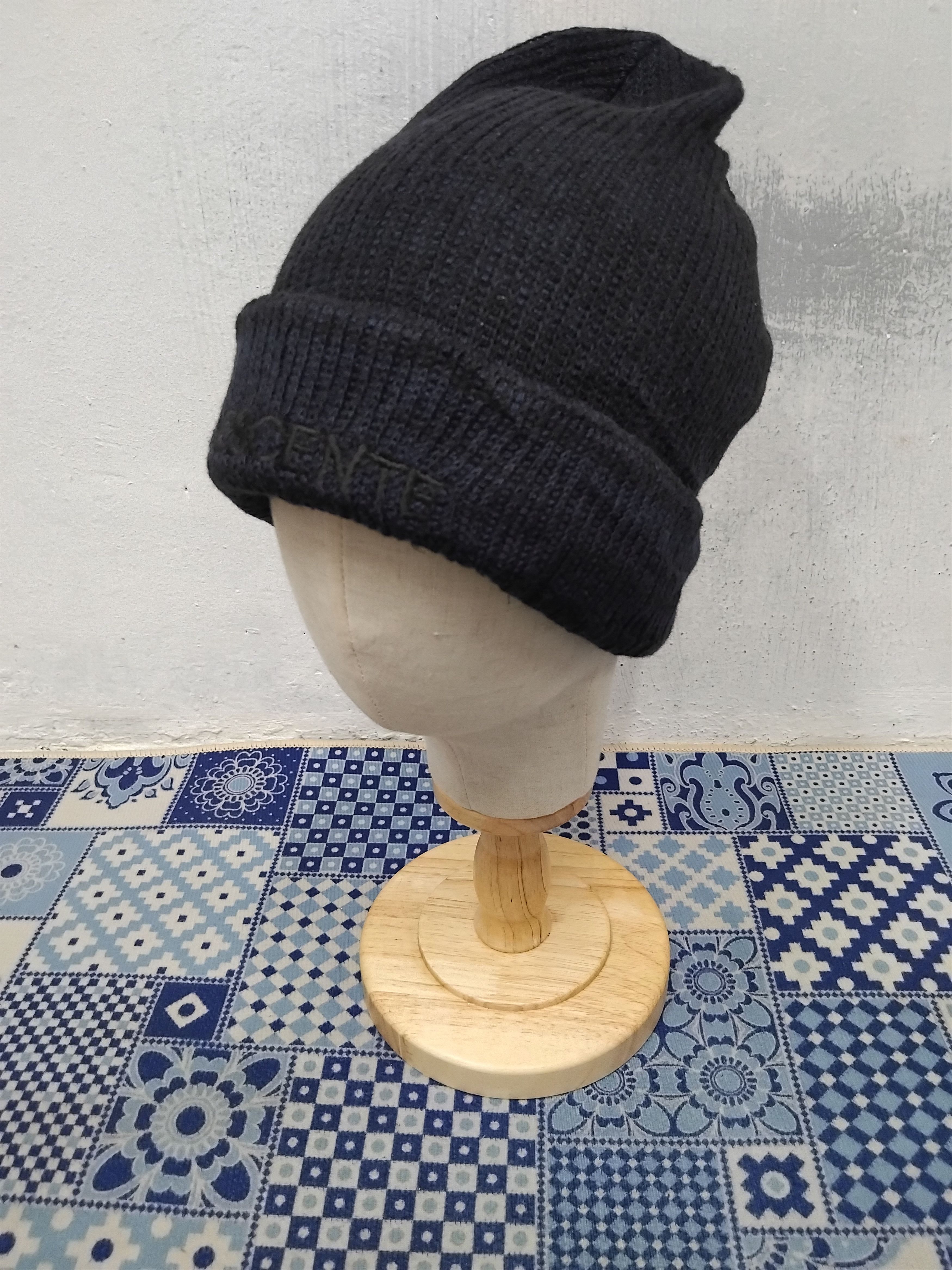 💥Descente blue colour beanie