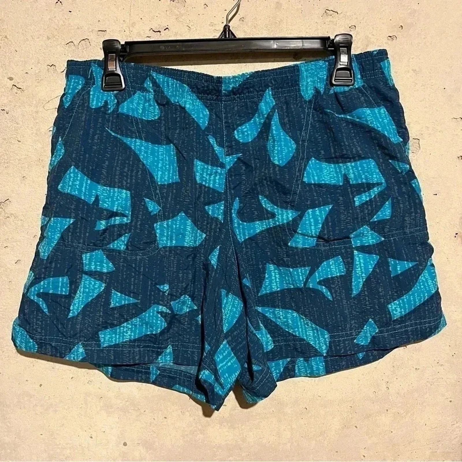 Columbia Columbia Women's Medium Blue Geometric Nylon Shorts Size 28" / US 6 / IT 42 - 1 Thumbnail