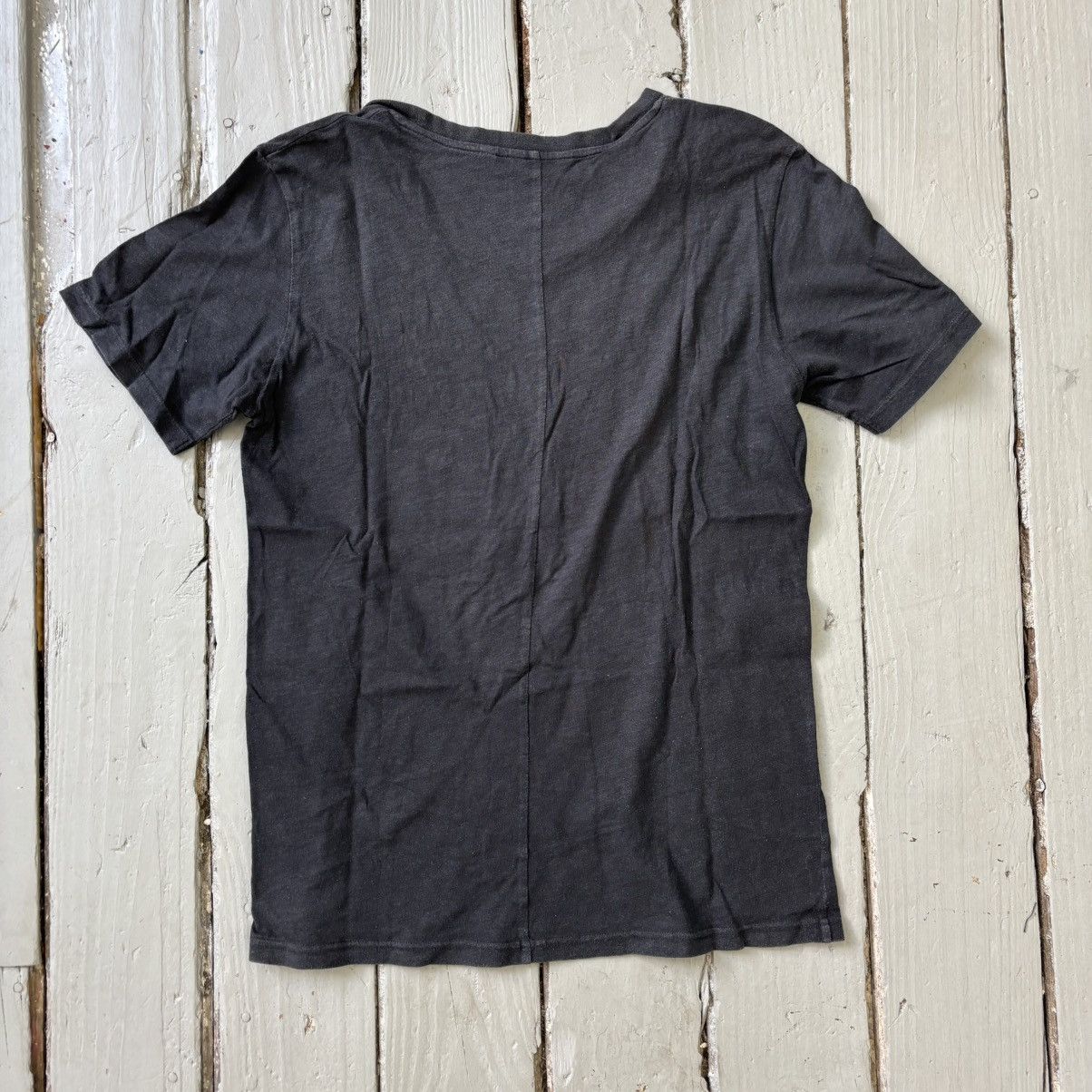 Undercover × Uniqlo Uniqlo/Undercover Crossbones U Tee Size US L / EU 52-54 / 3 - 3 Thumbnail