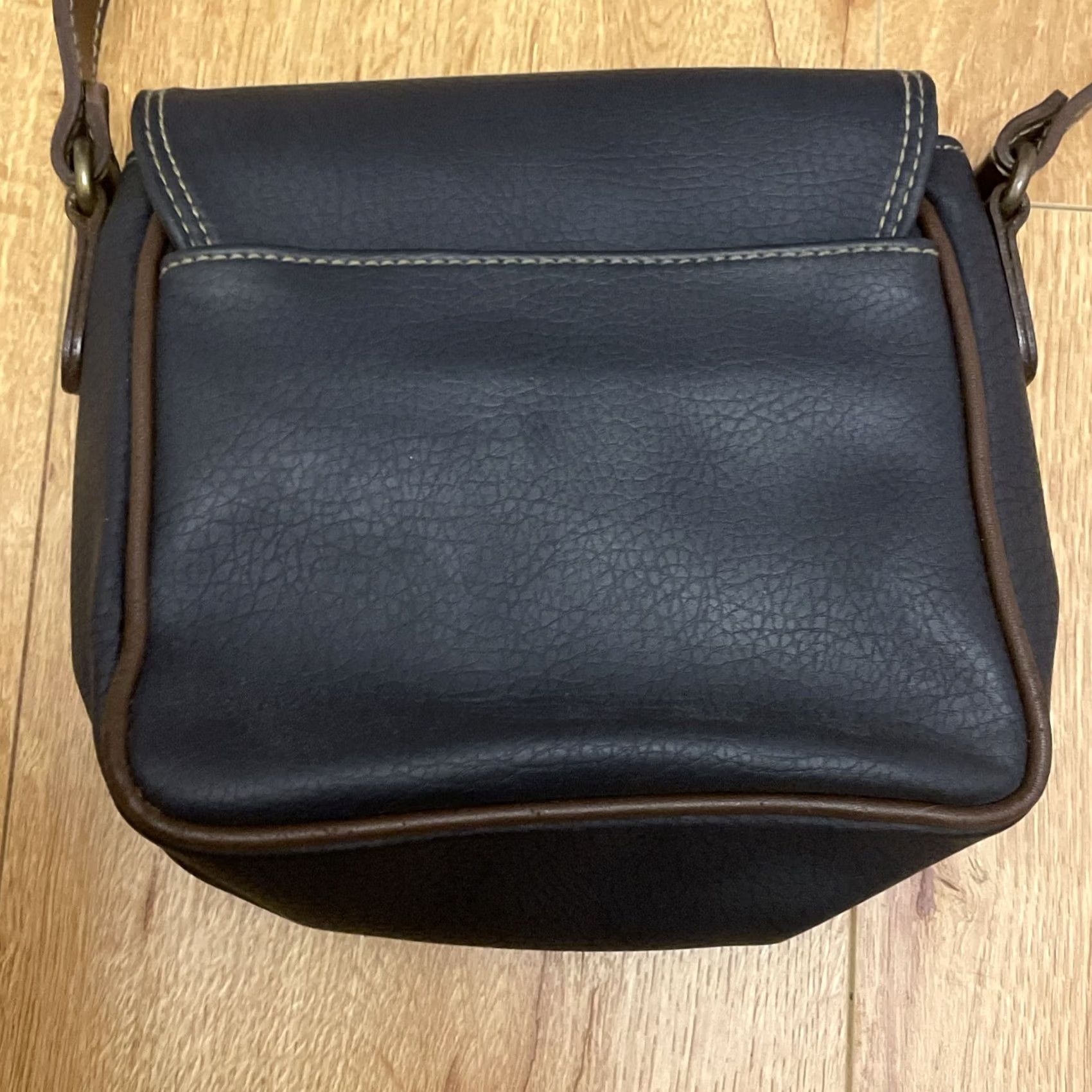 Esprit VINTAGE Esprit Crossbody Bag Small Navy Blue Brown Trim Vinyl Faux Leather 80s 90s City Retro Designer Womens Size ONE SIZE - 4 Thumbnail