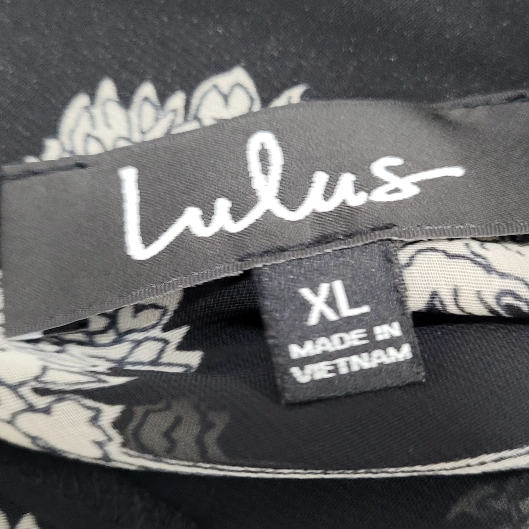 Lulus Lulus Black Floral Chiffon Short Sleeve Lined Tiered Midi Sun Dress XL Size 40" / US 18 - 3 Thumbnail