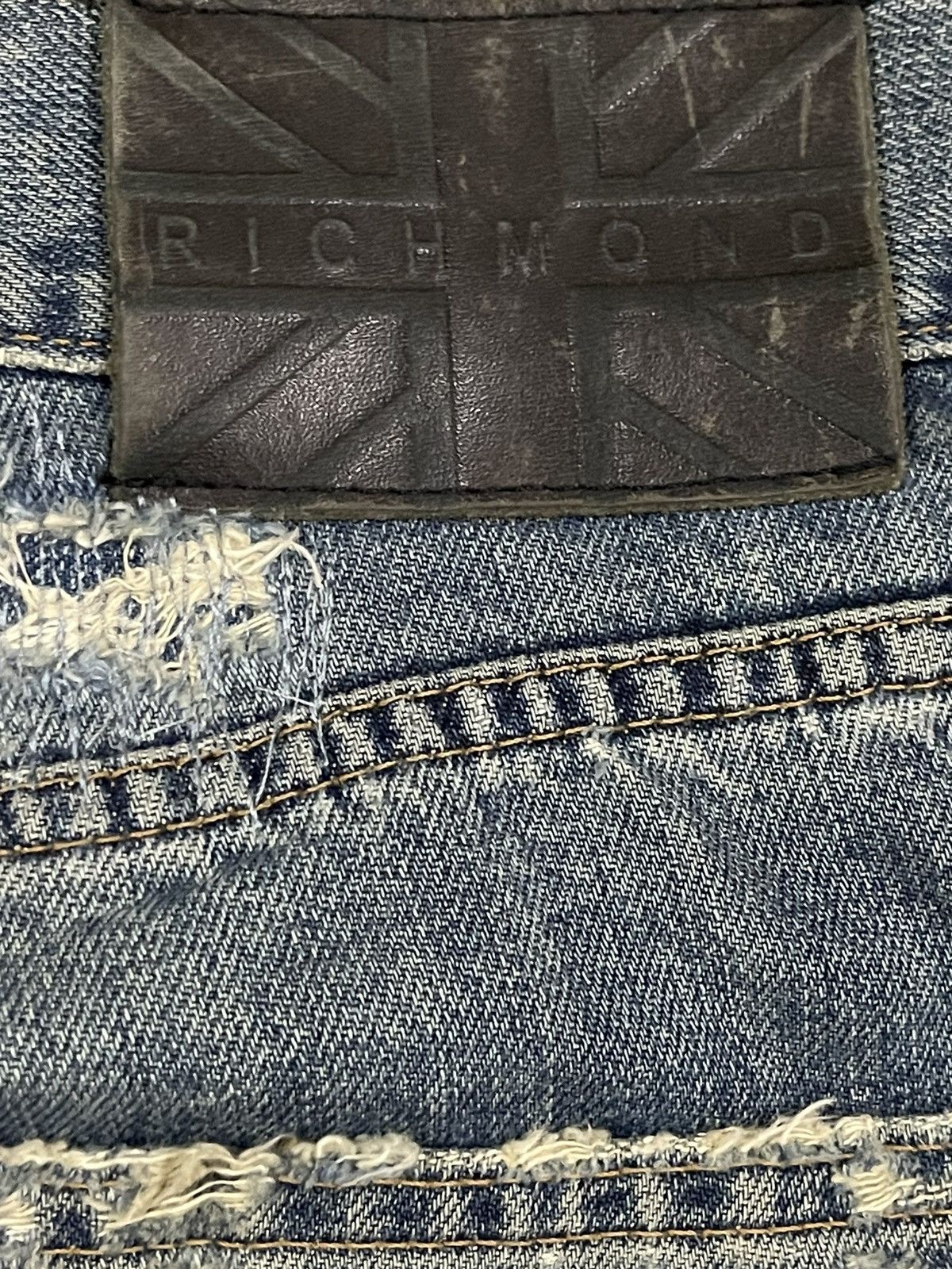 Richmond Denim Vintage Richmond Denim Blue Wash Distress Baggy Jeans Size US 31 - 7 Thumbnail