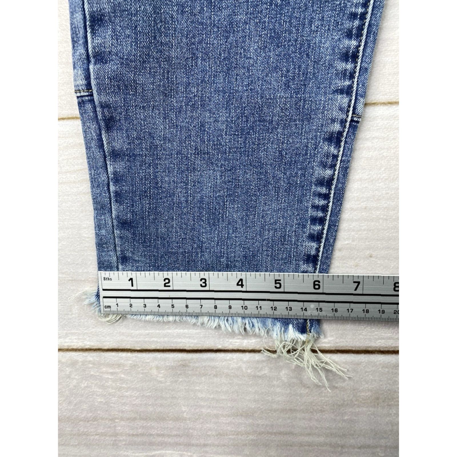Rebecca Minkoff VINTAGE RM Rebecca Minkoff Denim Jeans 12P Distressed Crop Ankle Raw Hem Stretch NWT Size 34" / US 12 / IT 48 - 7 Thumbnail
