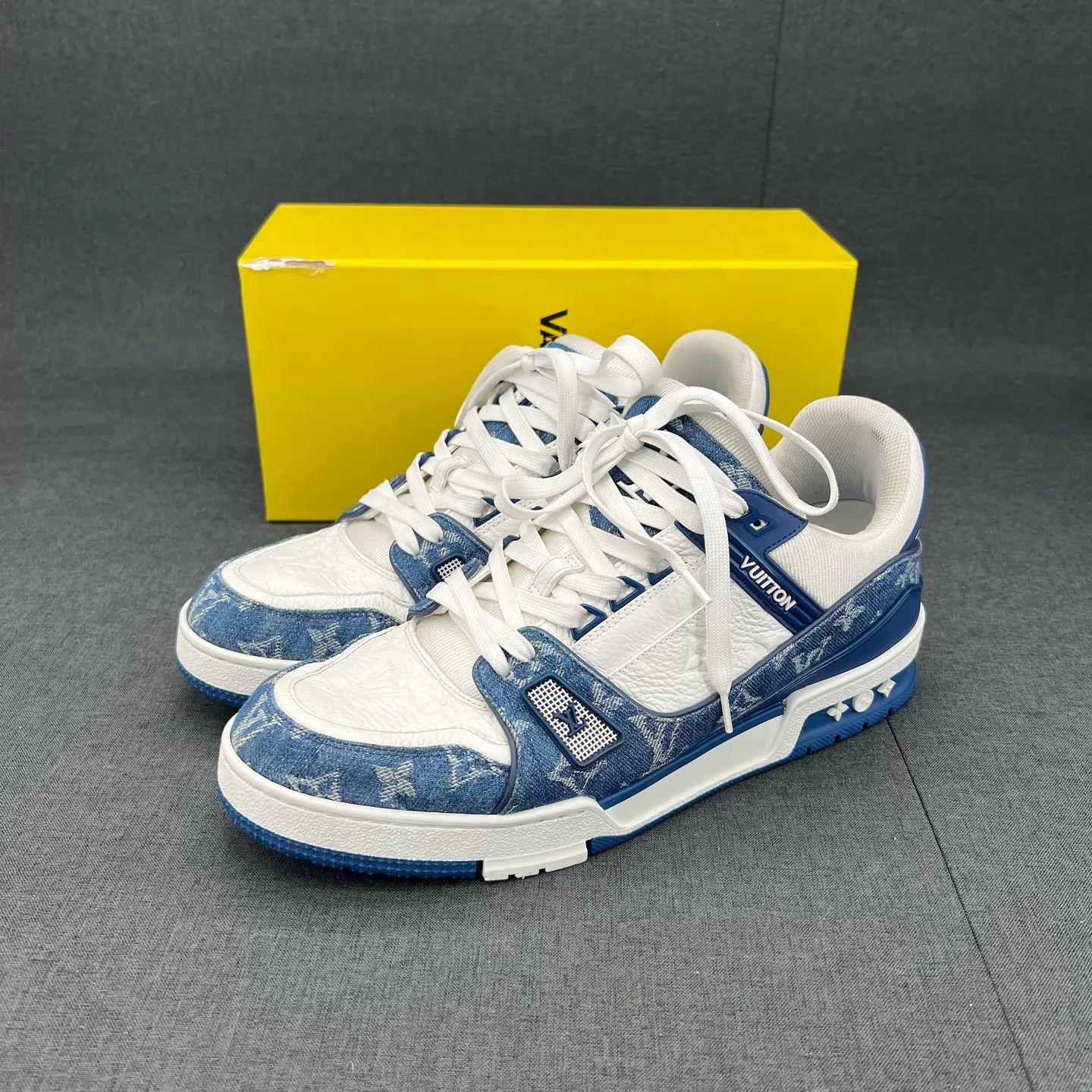 Louis Vuitton lv trainer white blue denim 9 original box Size US 10 / EU 43 - 1 Thumbnail