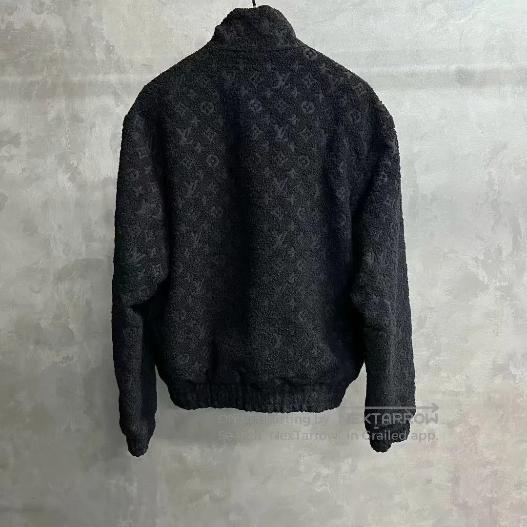 Louis Vuitton louis vuitton black zip. Size US L / EU 52-54 / 3 - 2 Thumbnail
