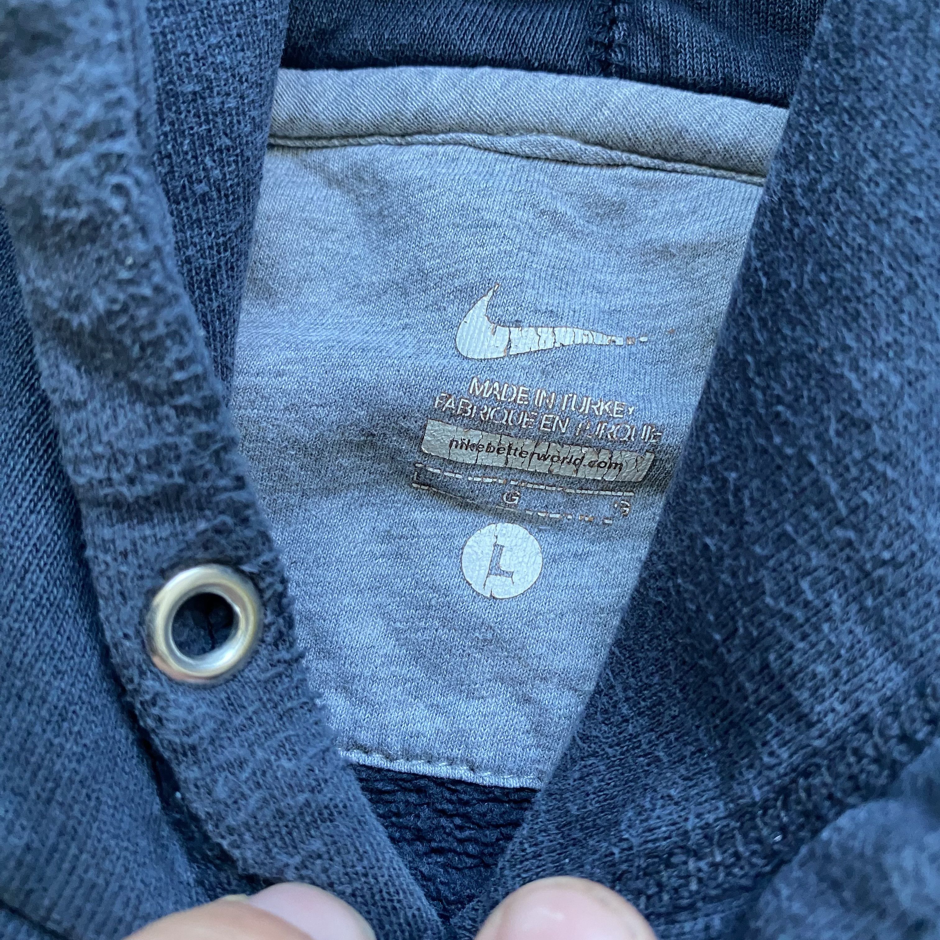 Nike 🦏 Vintage Nike Center logo Hoodie Distressed trashed Size US M / EU 48-50 / 2 - 11 Thumbnail