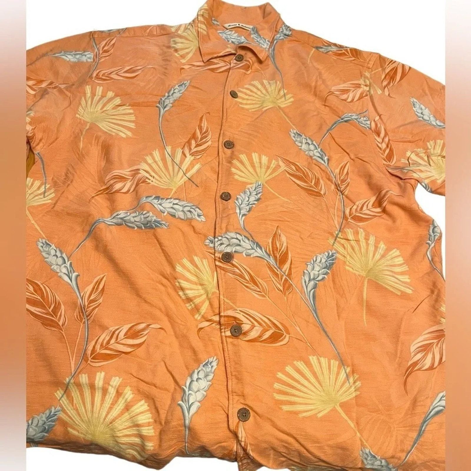 Tommy Bahama Tommy Bahama silk/rayon blend Hawaiian print shirt, size L Size US L / EU 52-54 / 3 - 1 Thumbnail