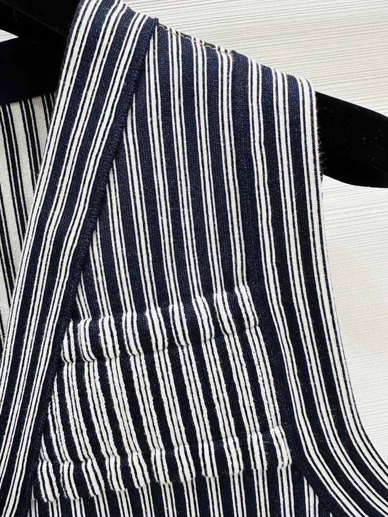 Chanel Chanel 25P new striped V-neck vest Size XXS / US 00 / IT 34 - 3 Thumbnail