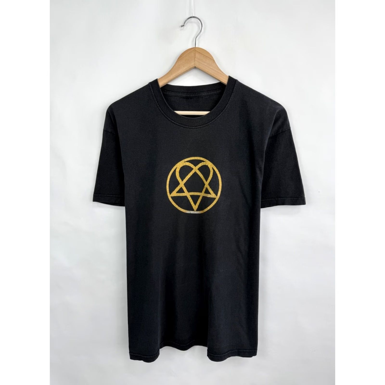 Fruit Of The Loom Vintage HIM Heartagram T-Shirt Men M Black 90s Band Metal Rare Retro Y2K Shirt Mens Size US M / EU 48-50 / 2 - 3 Thumbnail