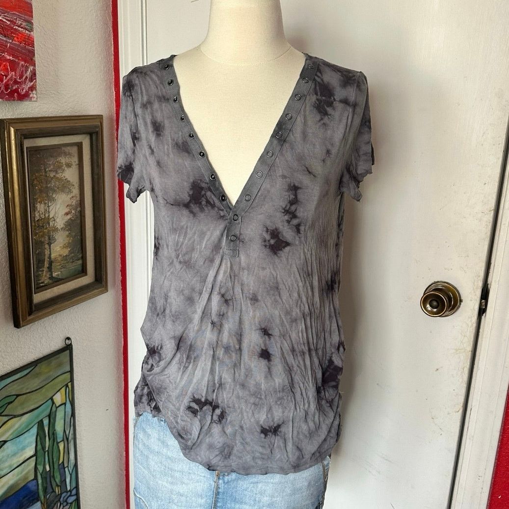 American Eagle Outfitters american eagle outfitters grey black tie dye deep v shirt Size S / US 4 / IT 40 - 1 Thumbnail