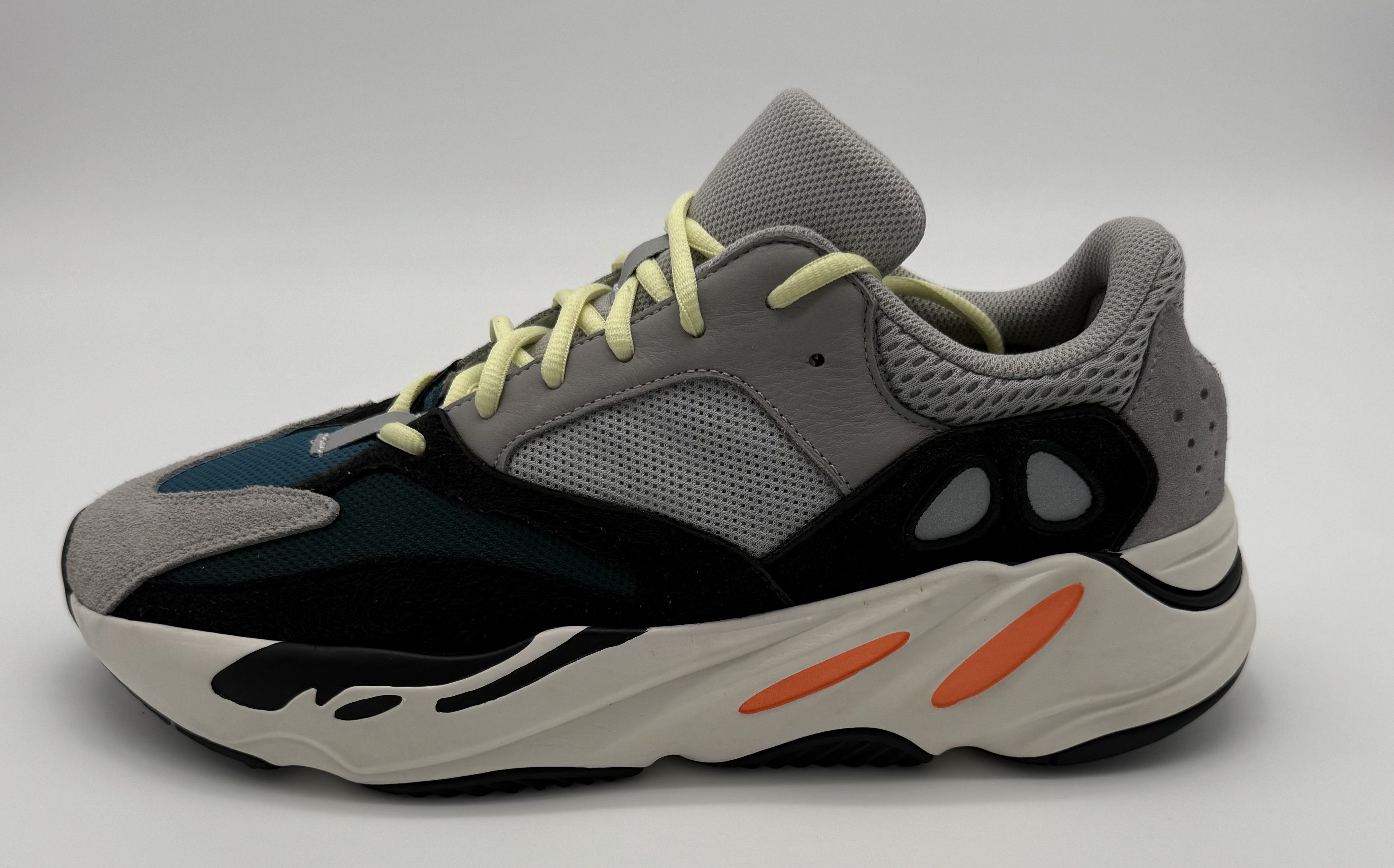 Yeezy Yeezy Boost 700 Wave Runner Size US 12 / EU 45 - 3 Thumbnail