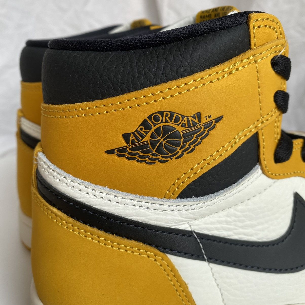 Nike Nike Air Jordan 1 Yellow Orche Size US 8 / EU 41 - 5 Thumbnail