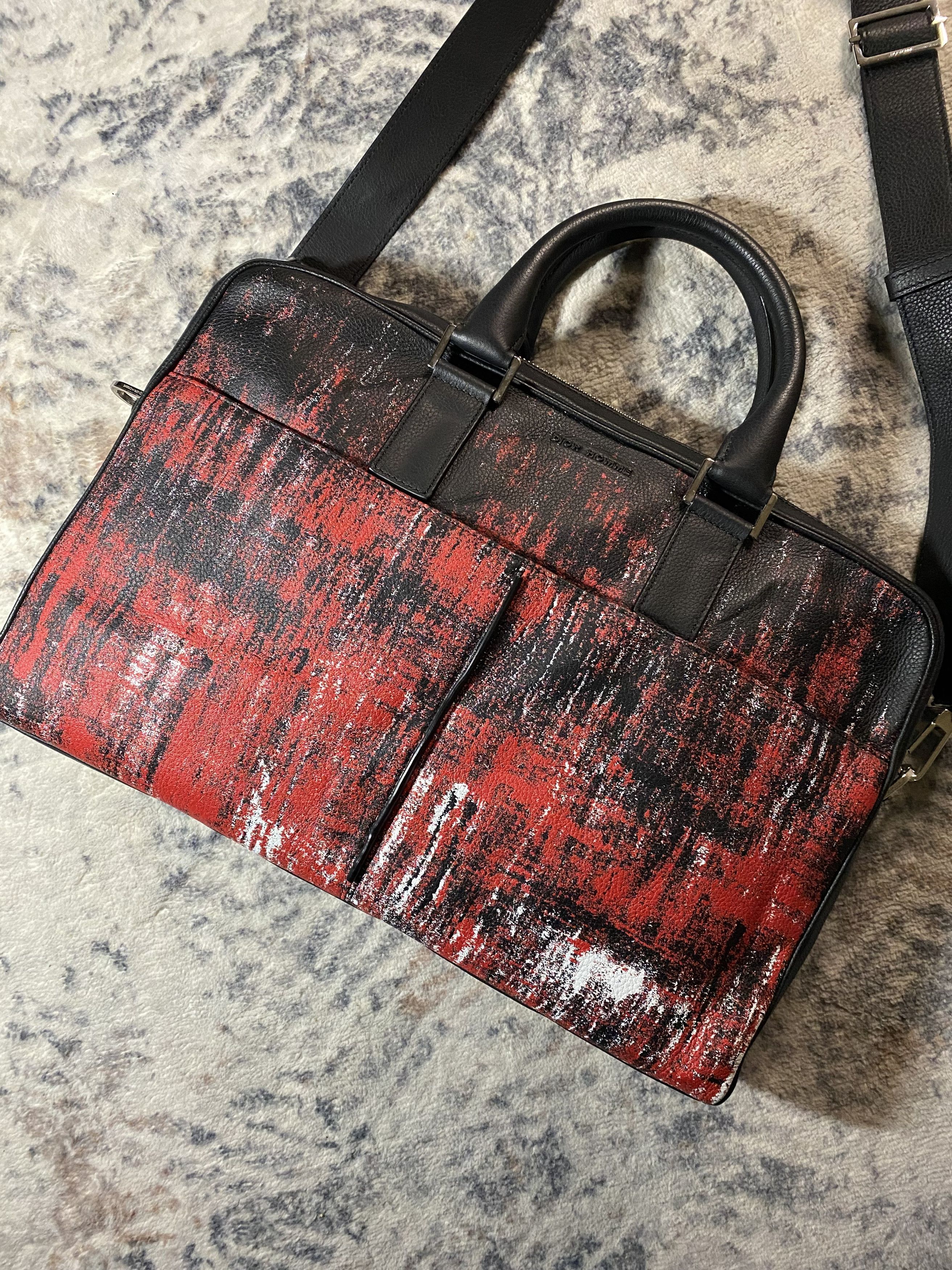 1/1 Dior FW17 Runway Gradient Leather Black Messenger Bag