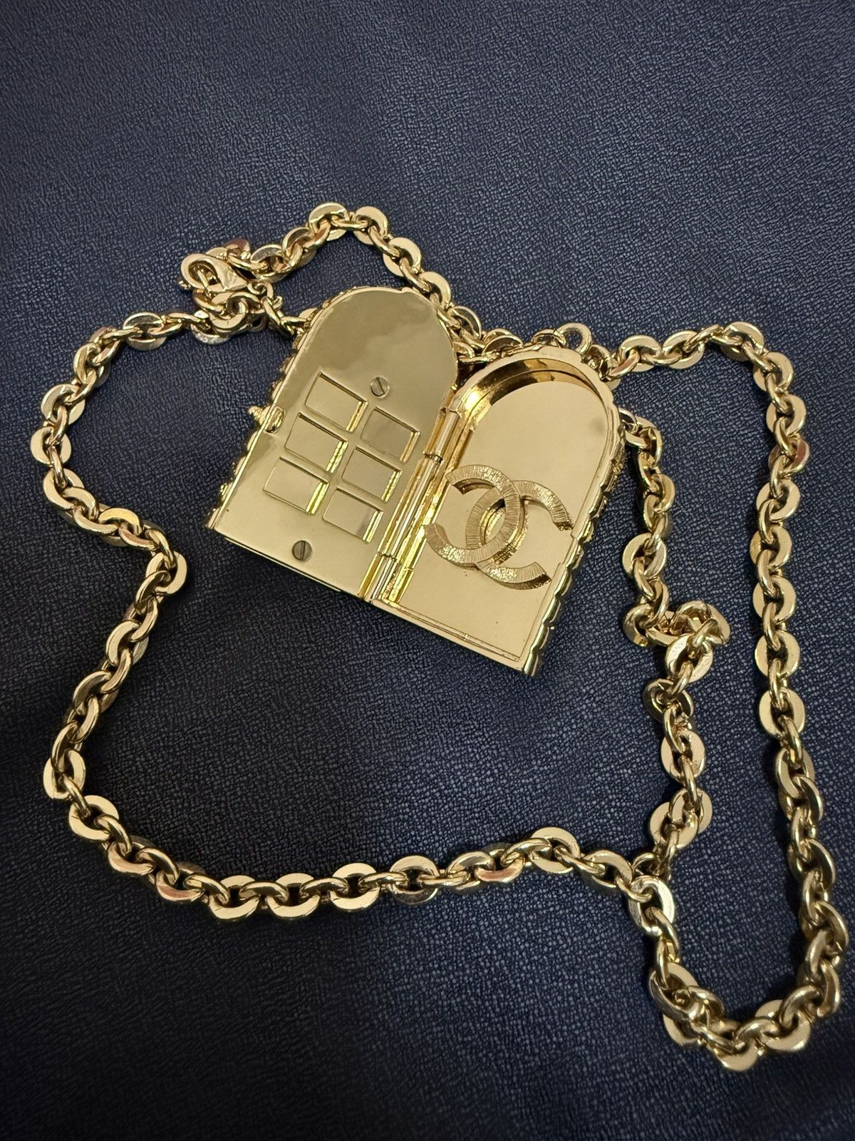 Chanel CHANEL Runway 31 Rue Cambon Door Long Necklace Gold Size ONE SIZE - 7 Thumbnail