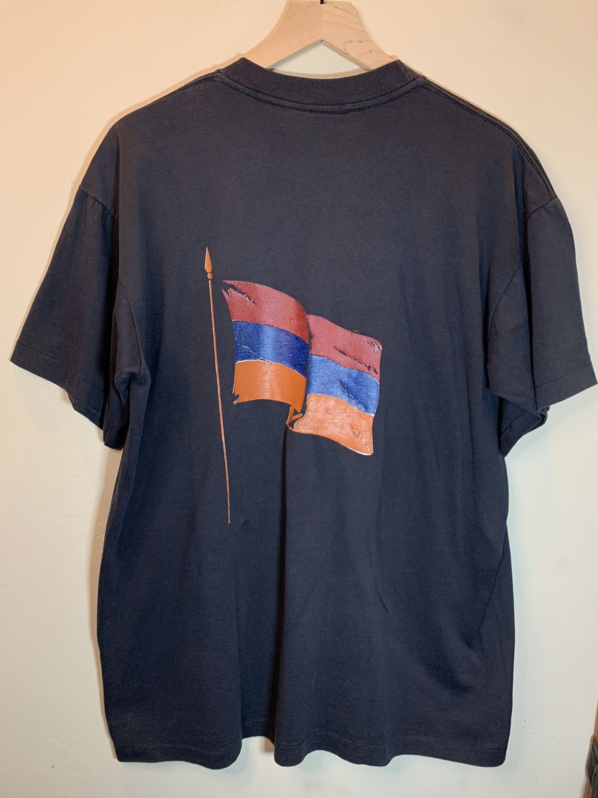 Vintage *RARE* Vintage 80s Armenia Armenian Flag Single Stitch Shirt Size US XL / EU 56 / 4 - 1 Thumbnail