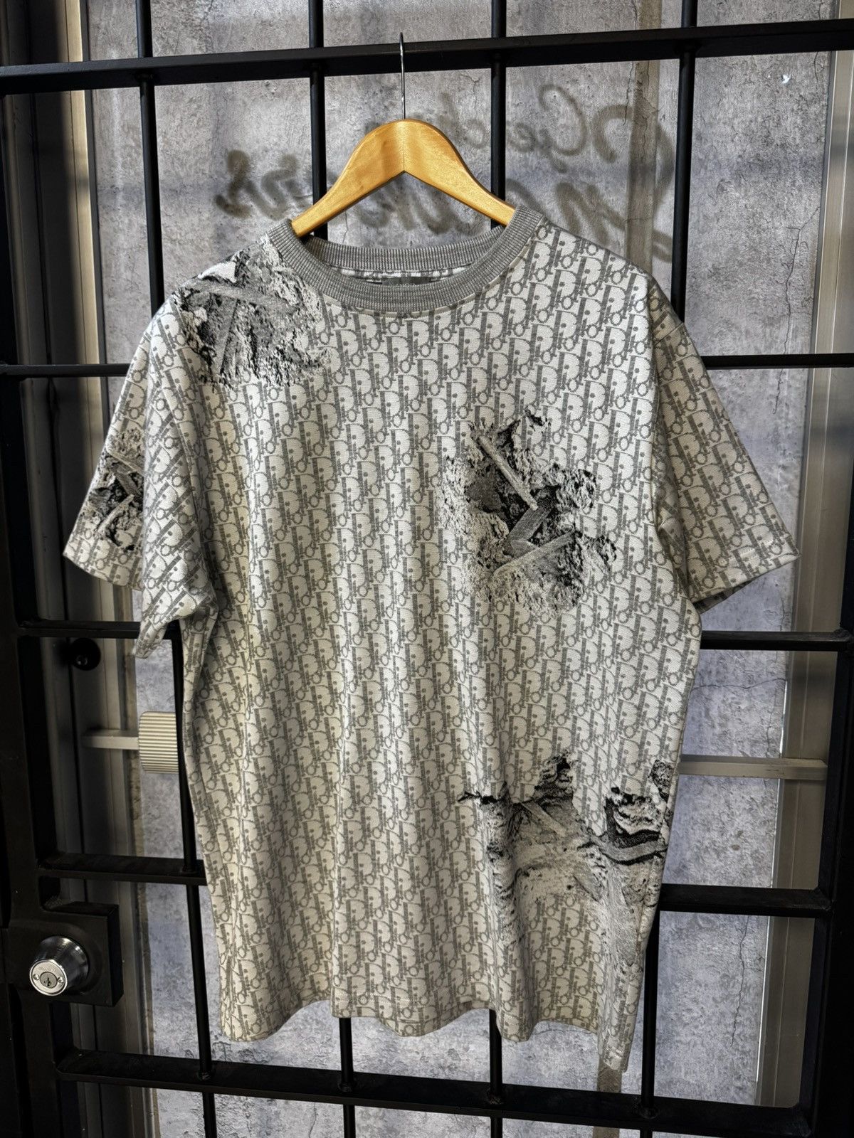 Dior Dior x Daniel Arsham Eroded Oblique Jacquard T-Shirt Size US L / EU 52-54 / 3 - 1 Thumbnail