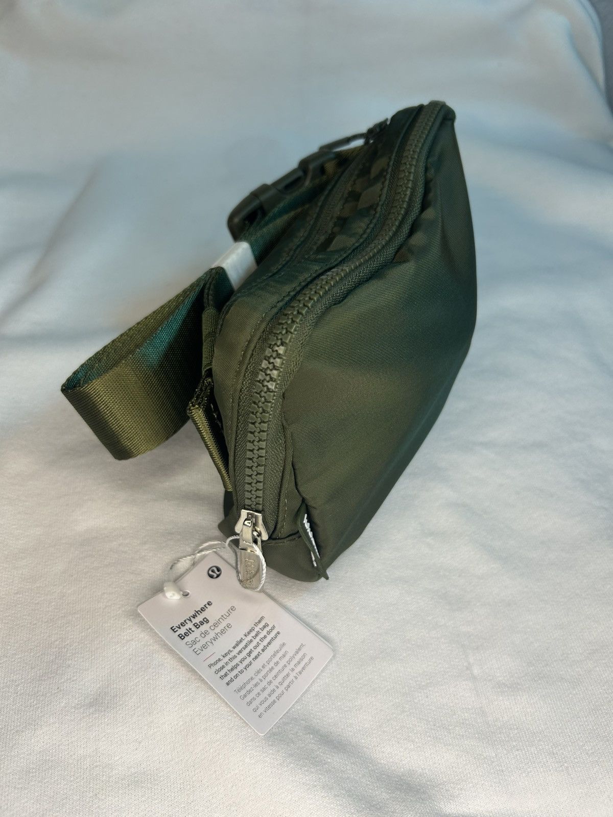 Lululemon New Lululemon Everywhere Belt Bag Color OliveGreen Lululemon Size ONE SIZE - 6 Thumbnail