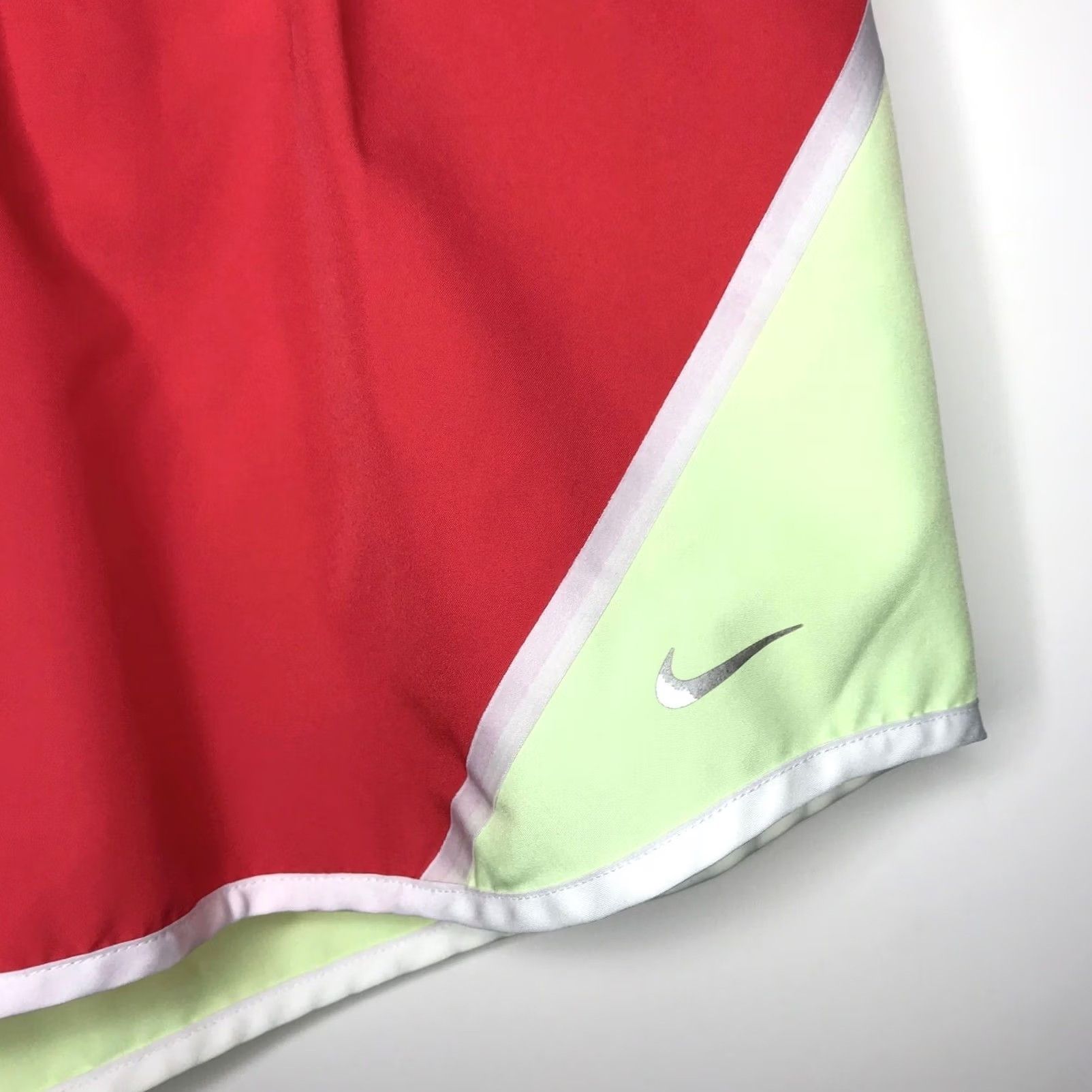 Nike Nike Dri Fit Running Shorts Womens Large Green Red Zip Pocket Activewear Size 36" / US 14 / IT 50 - 2 Thumbnail