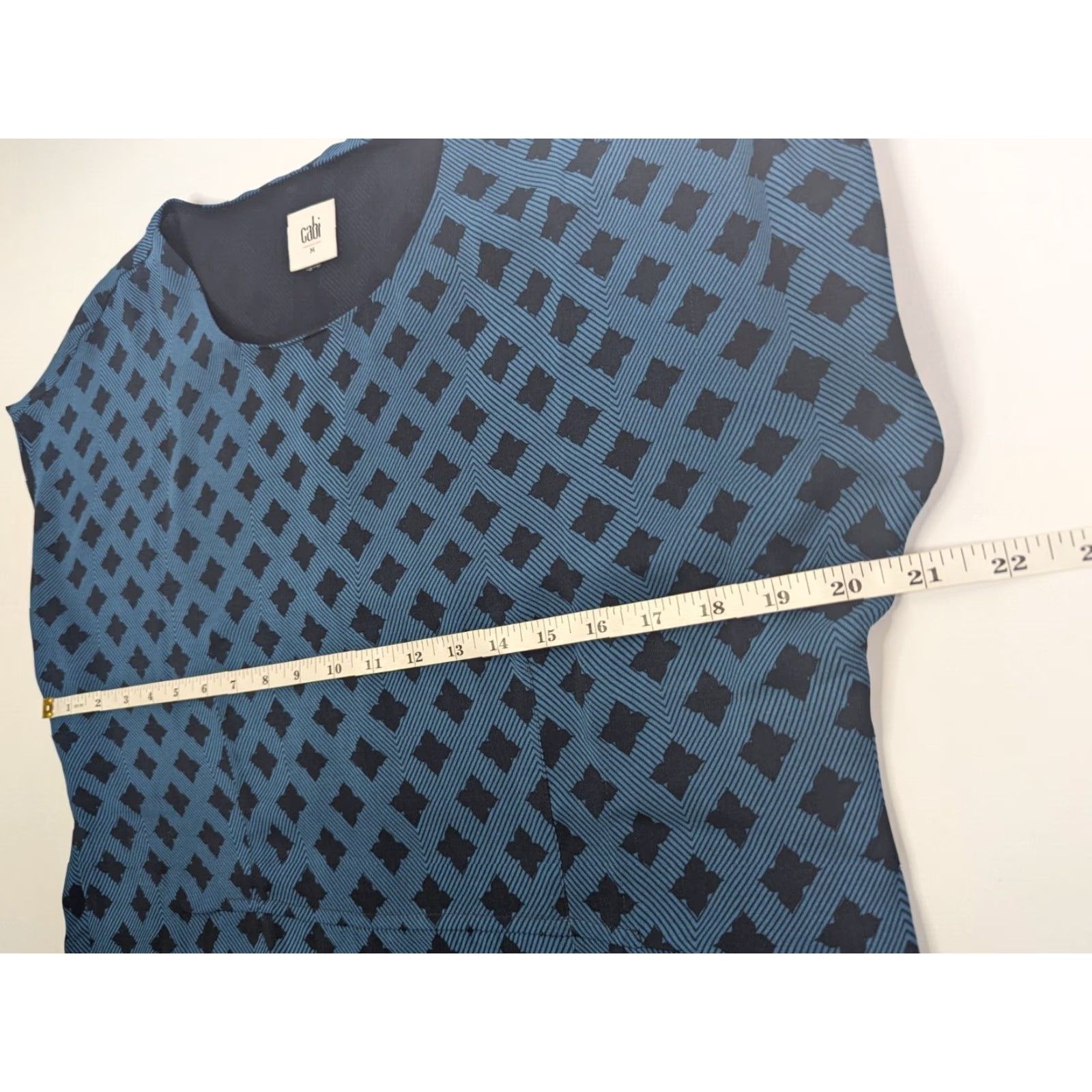 Vintage CAbi Blouse Shirt Cap Sleeve Round Neck Women M Blue Pacific Foulard Peplum Lightweight Geometric Pattern Size M / US 6-8 / IT 42-44 - 5 Thumbnail