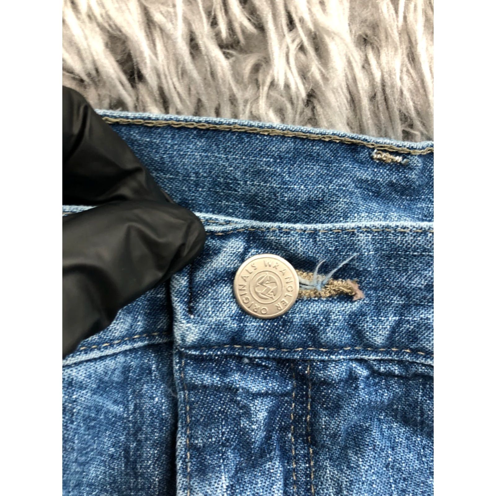 Wrangler Wrangler Original Carpenter Shorts Mens 46 Mid Rise Medium Wash Denim Bermuda 5-Pocket Belt Loops Blue Cotton Blend Regular Mens Size US 30 / EU 46 - 7 Thumbnail