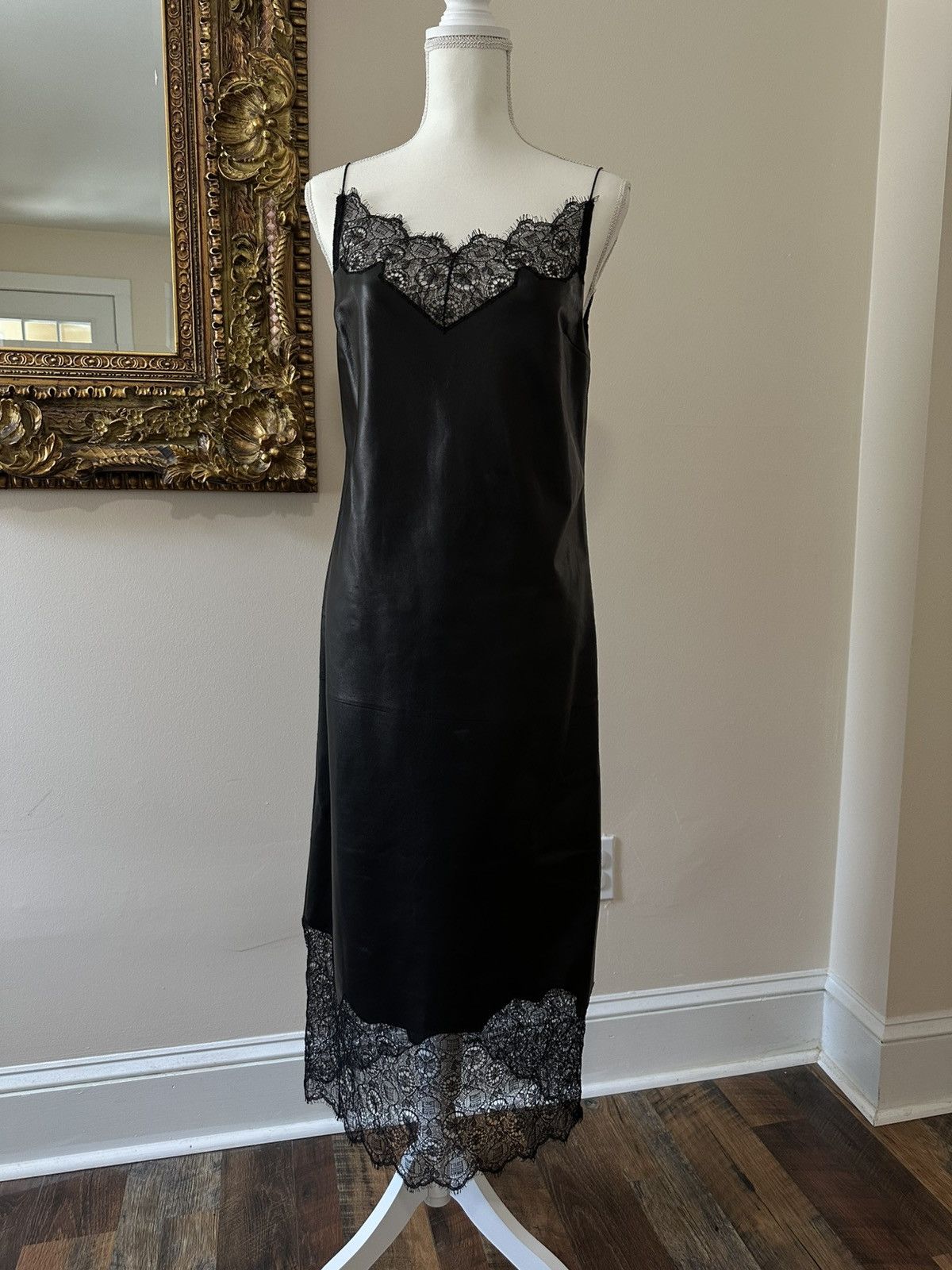 Givenchy Givenchy Chic Black Leather Dress with Lace Hem Size M / US 6-8 / IT 42-44 - 8 Thumbnail