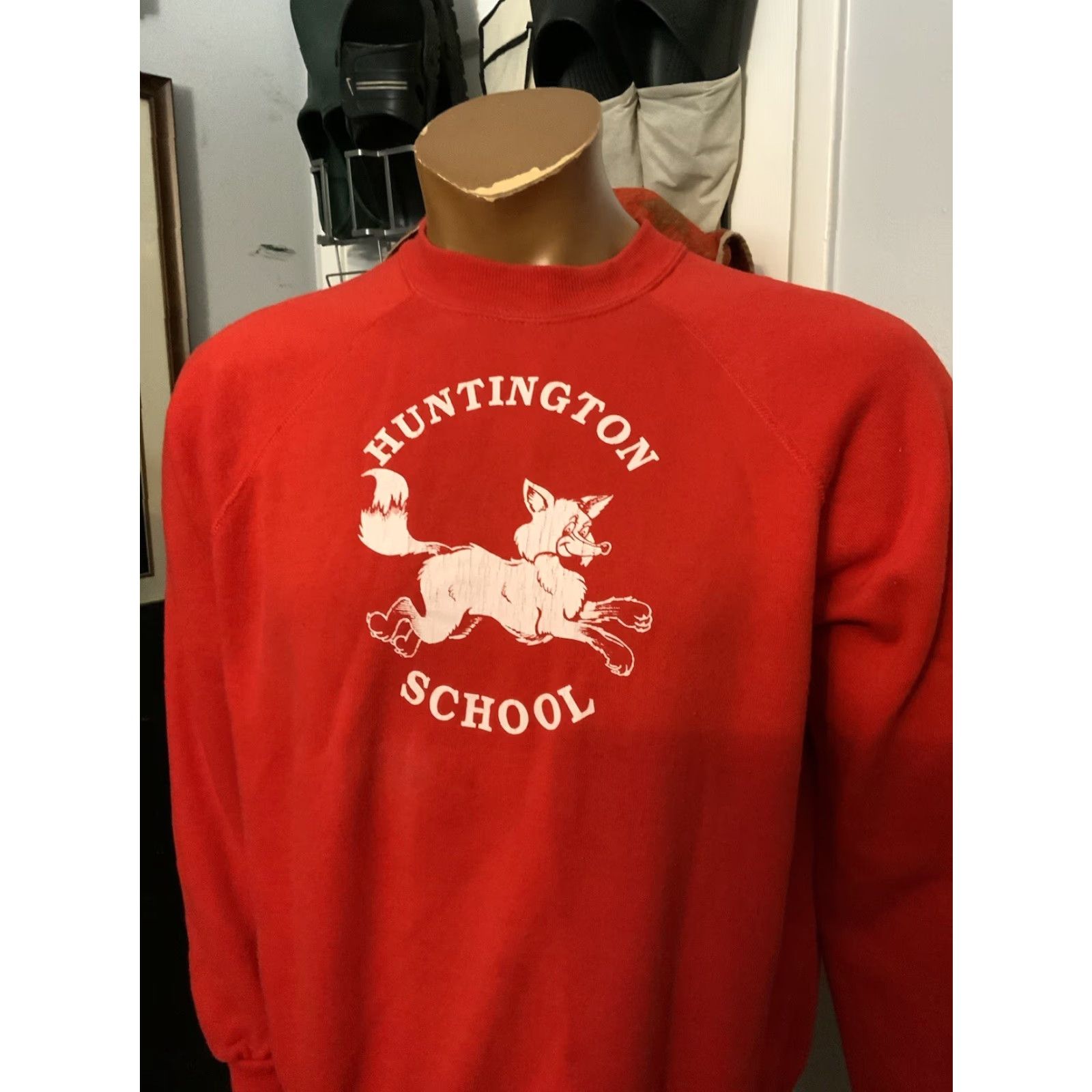 Vintage VINTAGE Bassett Walker Huntington School Fox 50/50 Crewneck Sweatshirt XL Men Red 80s Sz.XL Size US XL / EU 56 / 4 - 8 Thumbnail